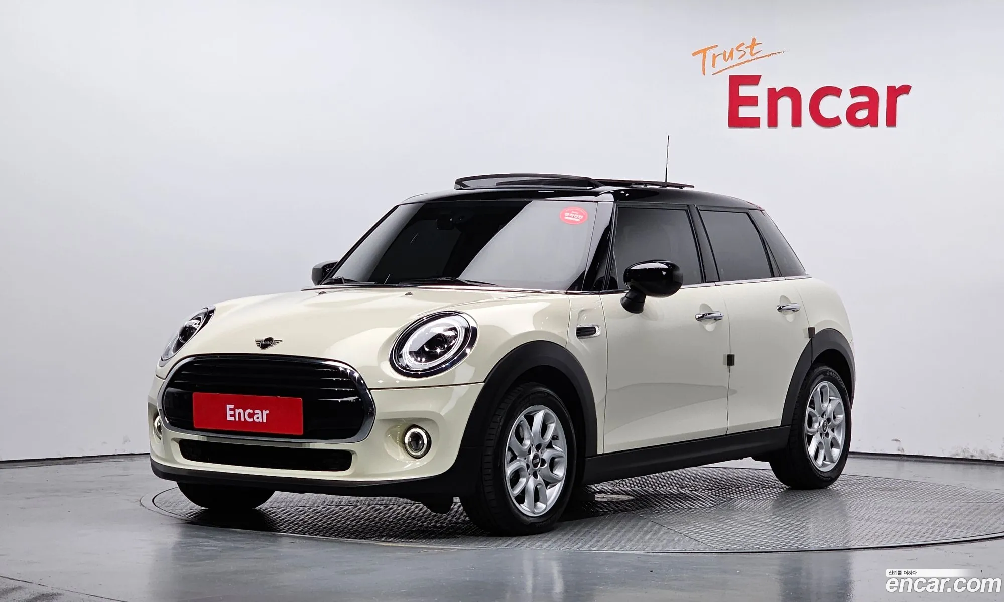 Mini Cooper 5-Door High 3Rd Generation - фотография 256231