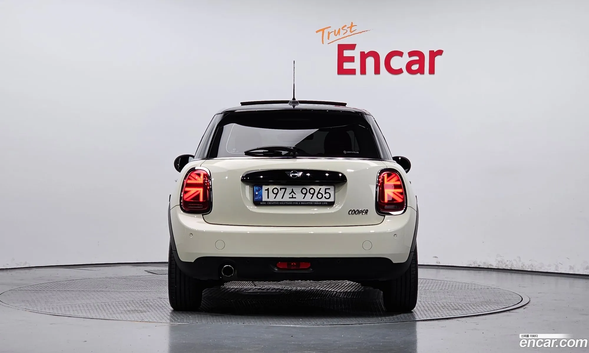 Mini Cooper 5-Door High 3Rd Generation - фотография 256234