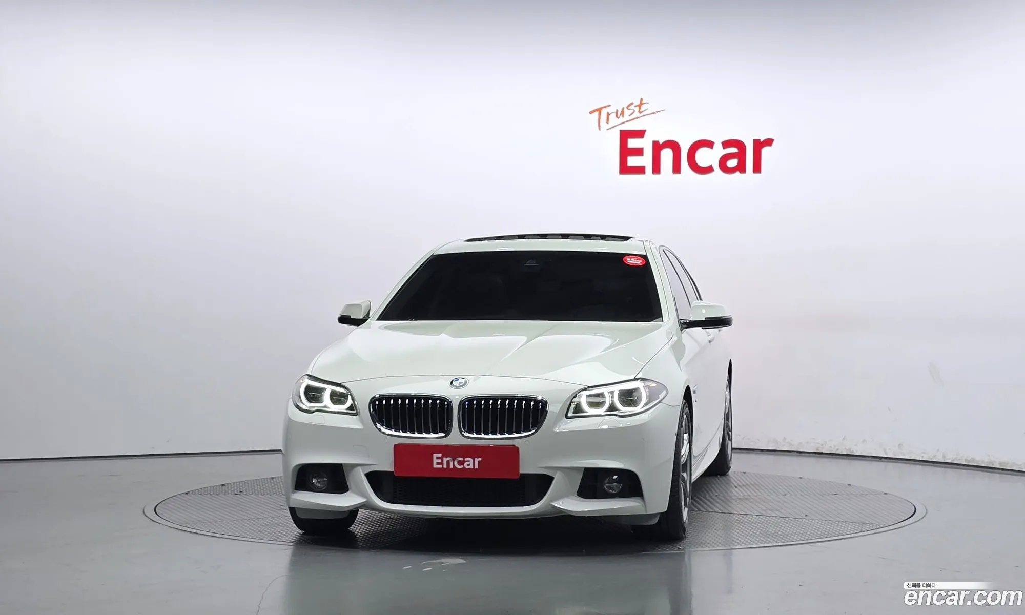 BMW 5 Series F10 520D M Aerodynamics - фотография 14345530