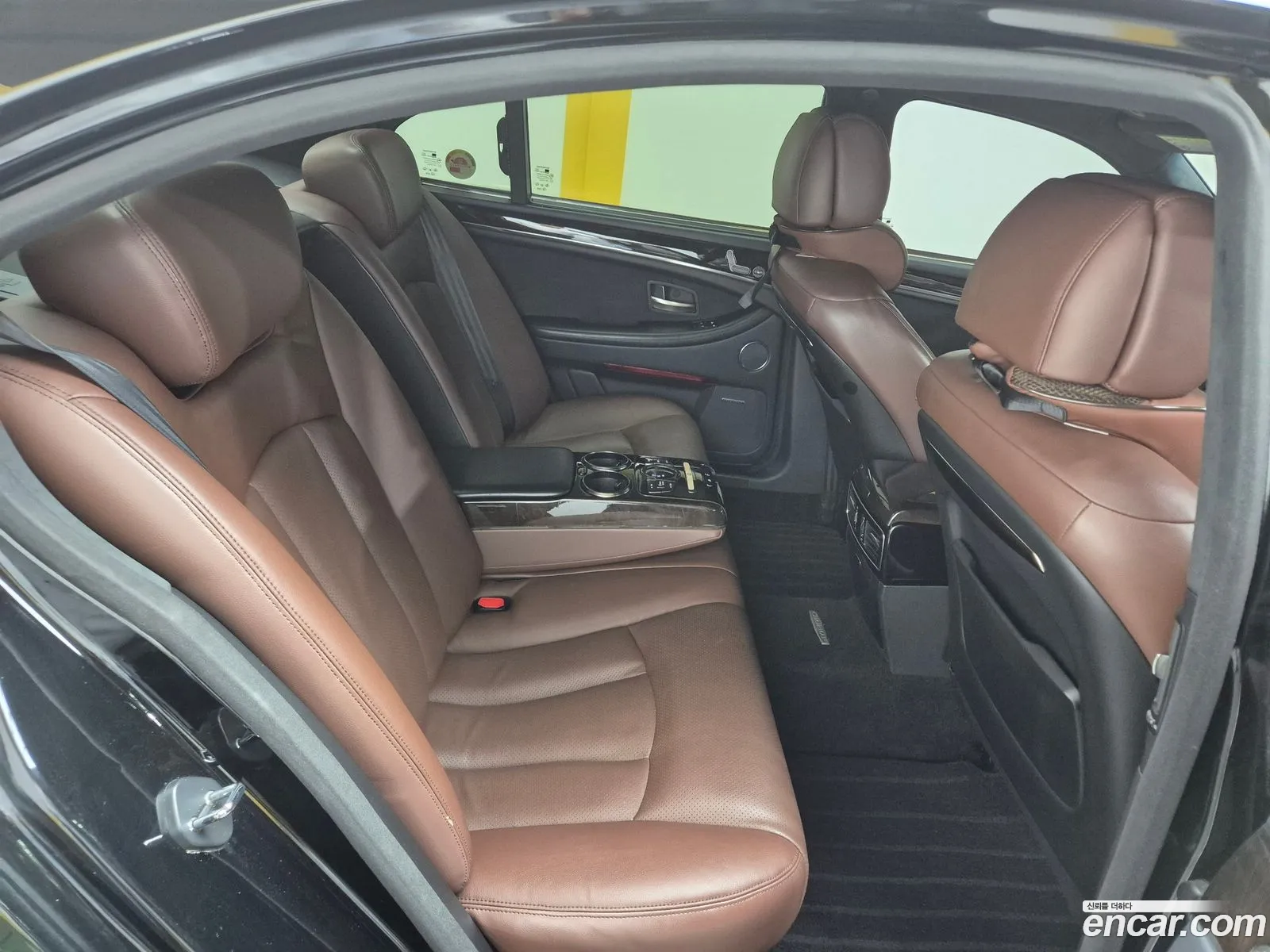 Kg Mobility Ssangyong New Chairman W Cw700 4Tronic Prestige - фотография 8264181