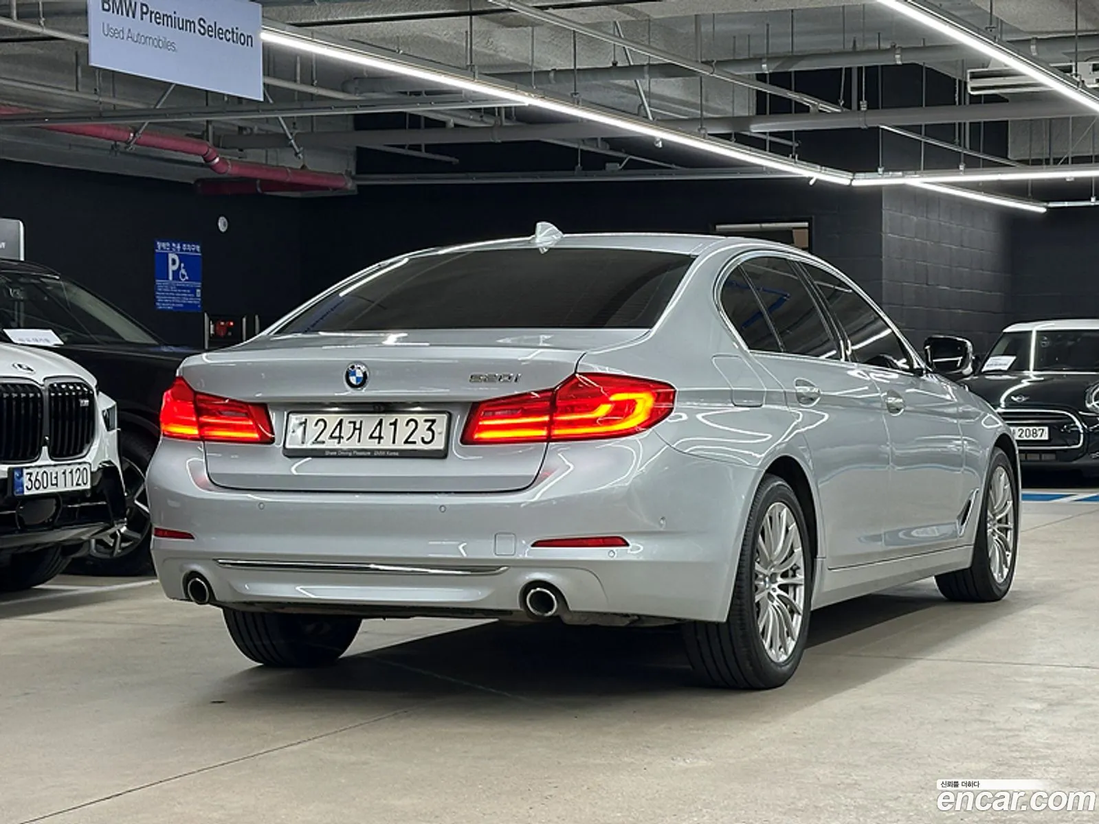 BMW 5 Series G30 520I Luxury - фотография 15255257