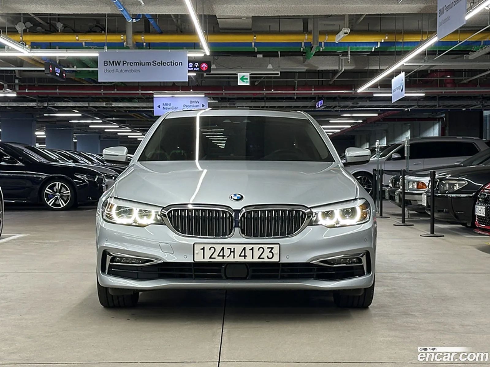 BMW 5 Series G30 520I Luxury - фотография 15255259