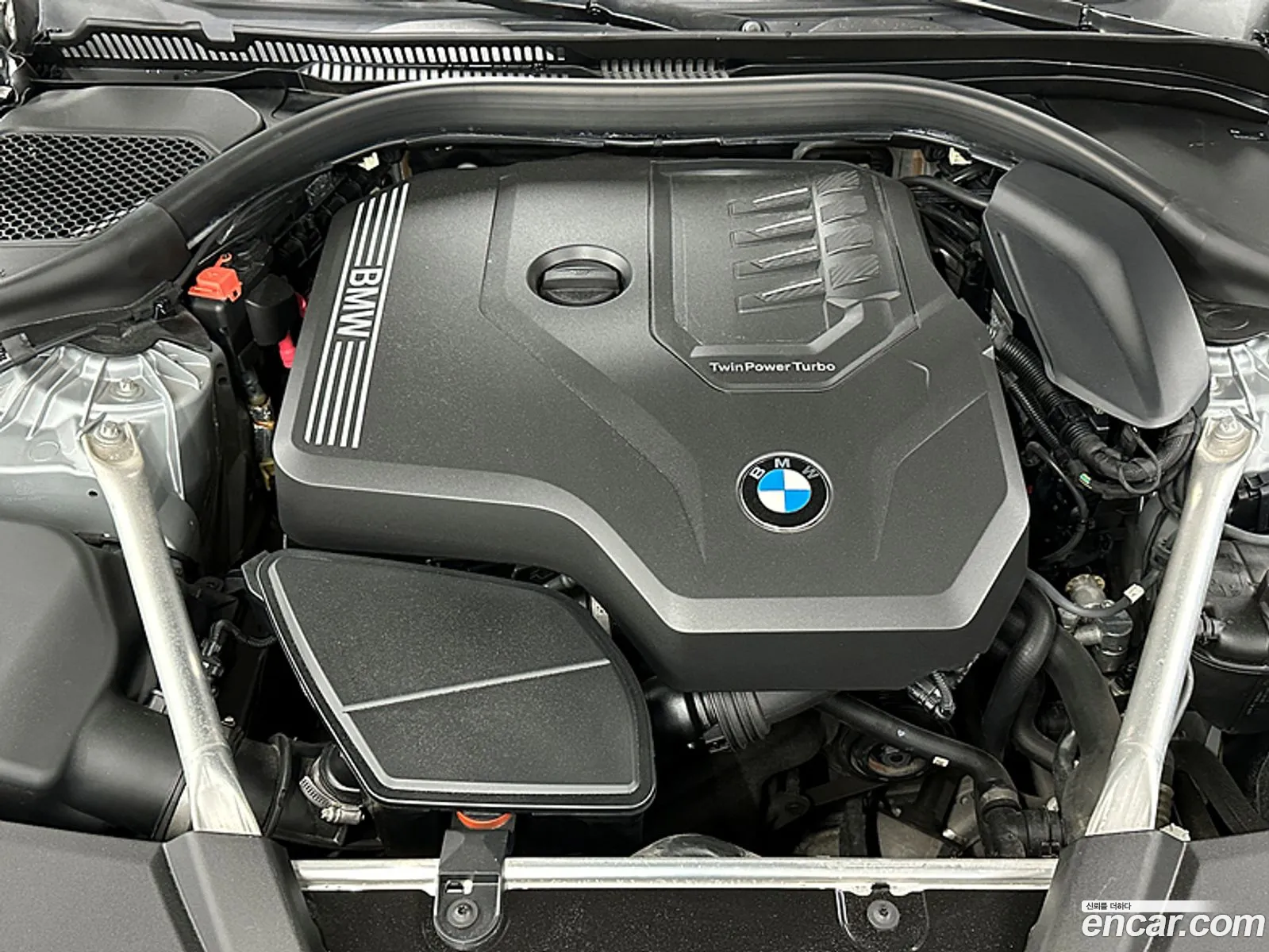 BMW 5 Series G30 520I Luxury - фотография 15255261