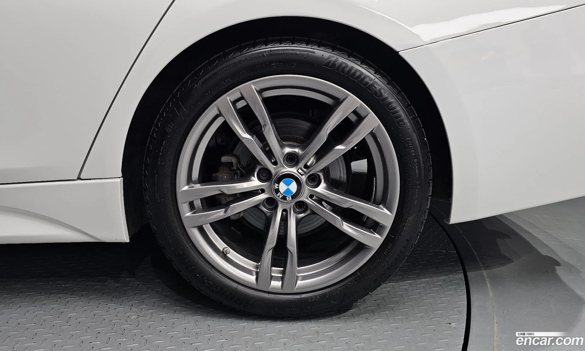 BMW 3 Series F30 320I M Sports - фотография 15255211