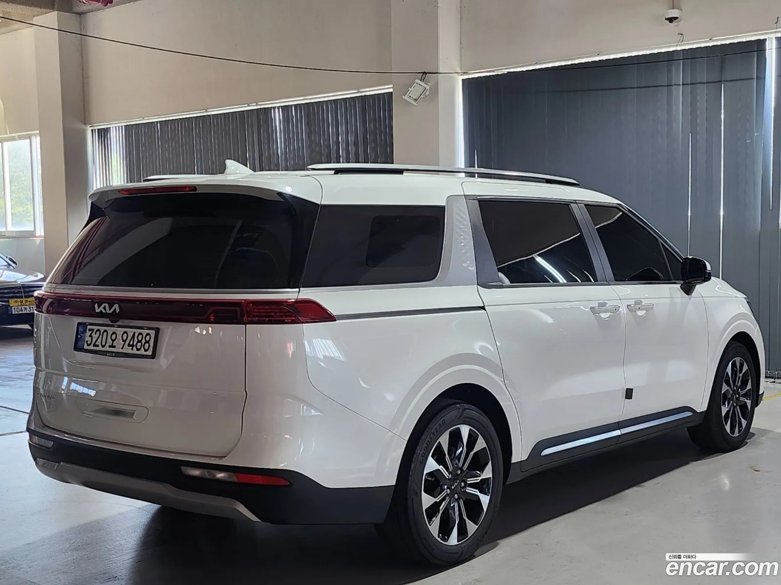 Kia Carnival 4Th Generation 9-Seater Prestige - фотография 12478917