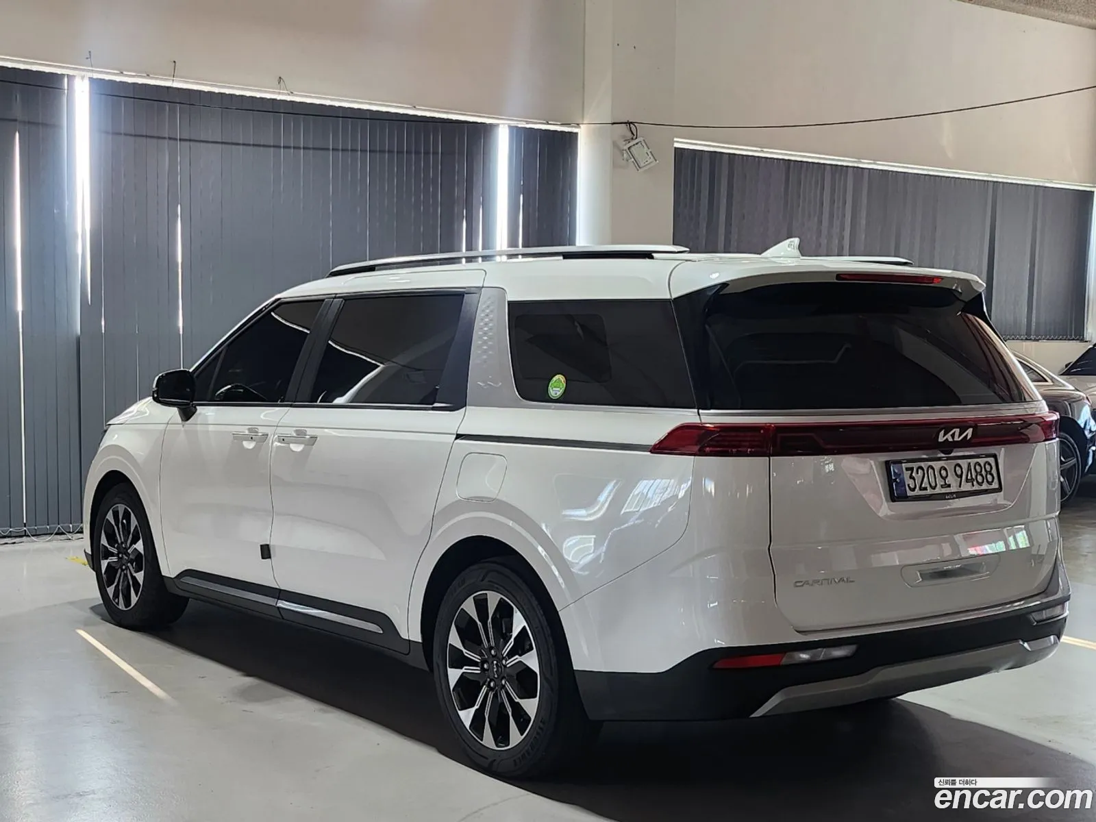 Kia Carnival 4Th Generation 9-Seater Prestige - фотография 12478919