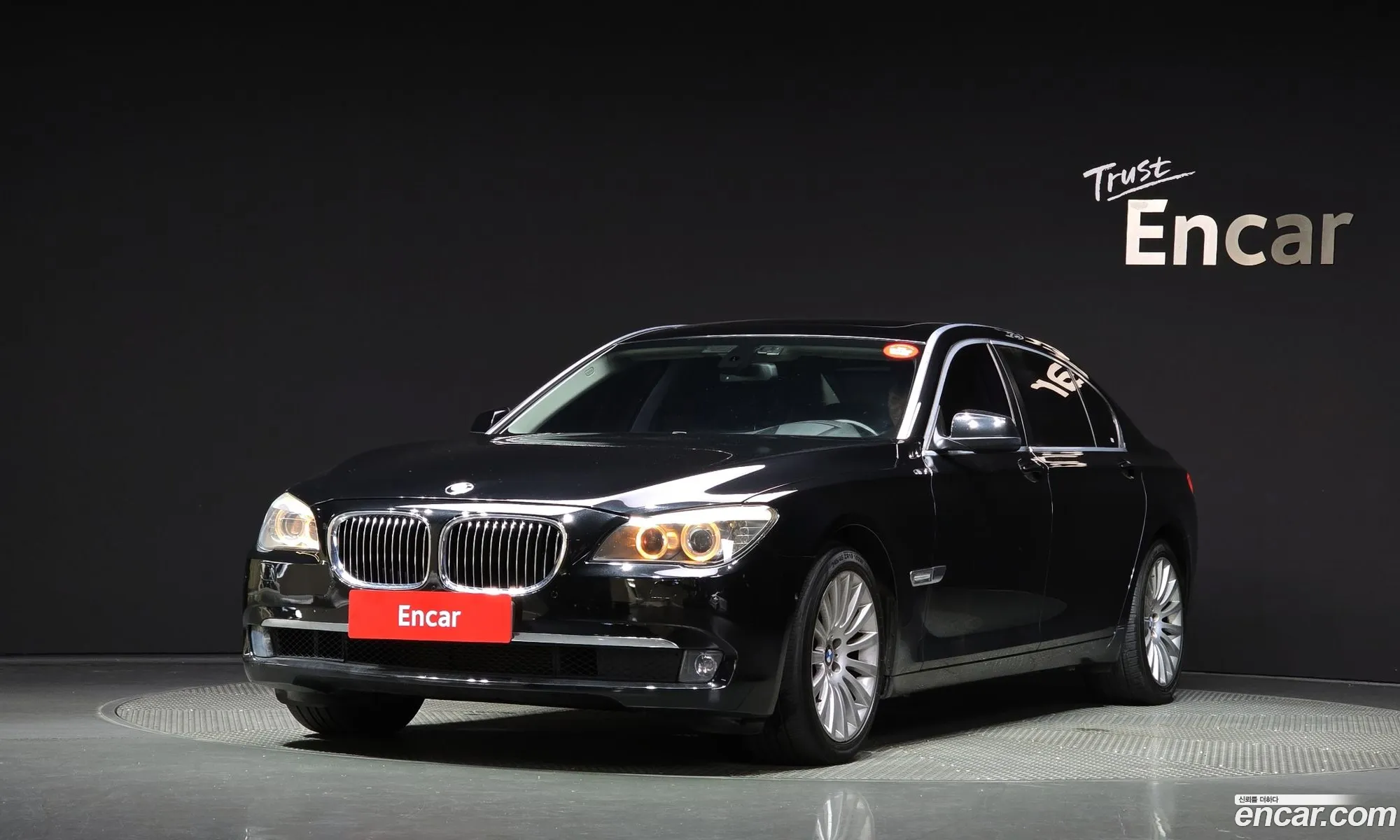 BMW 7 Series F01 740Li - фотография 14345553