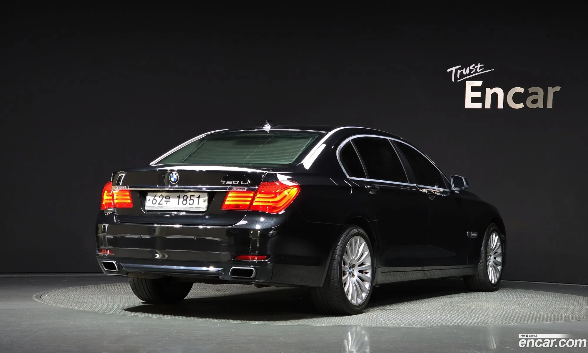 BMW 7 Series F01 740Li - фотография 14345554
