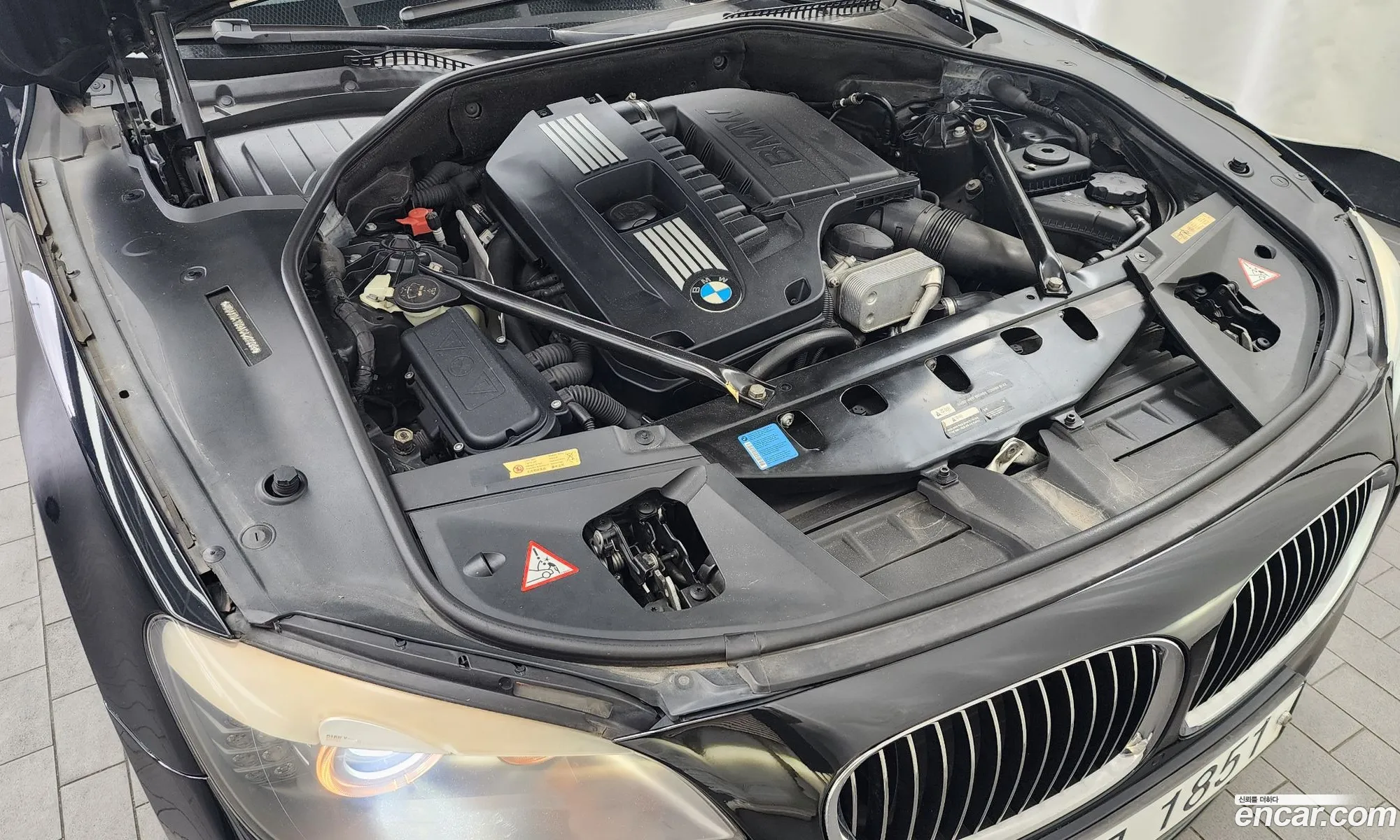 BMW 7 Series F01 740Li - фотография 14345558