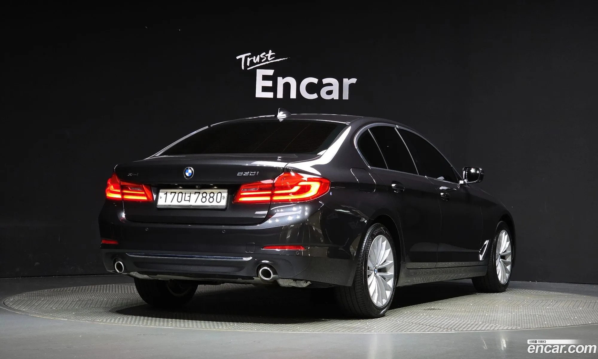 BMW 5 Series G30 530I xDrive Luxury Plus - фотография 14512951
