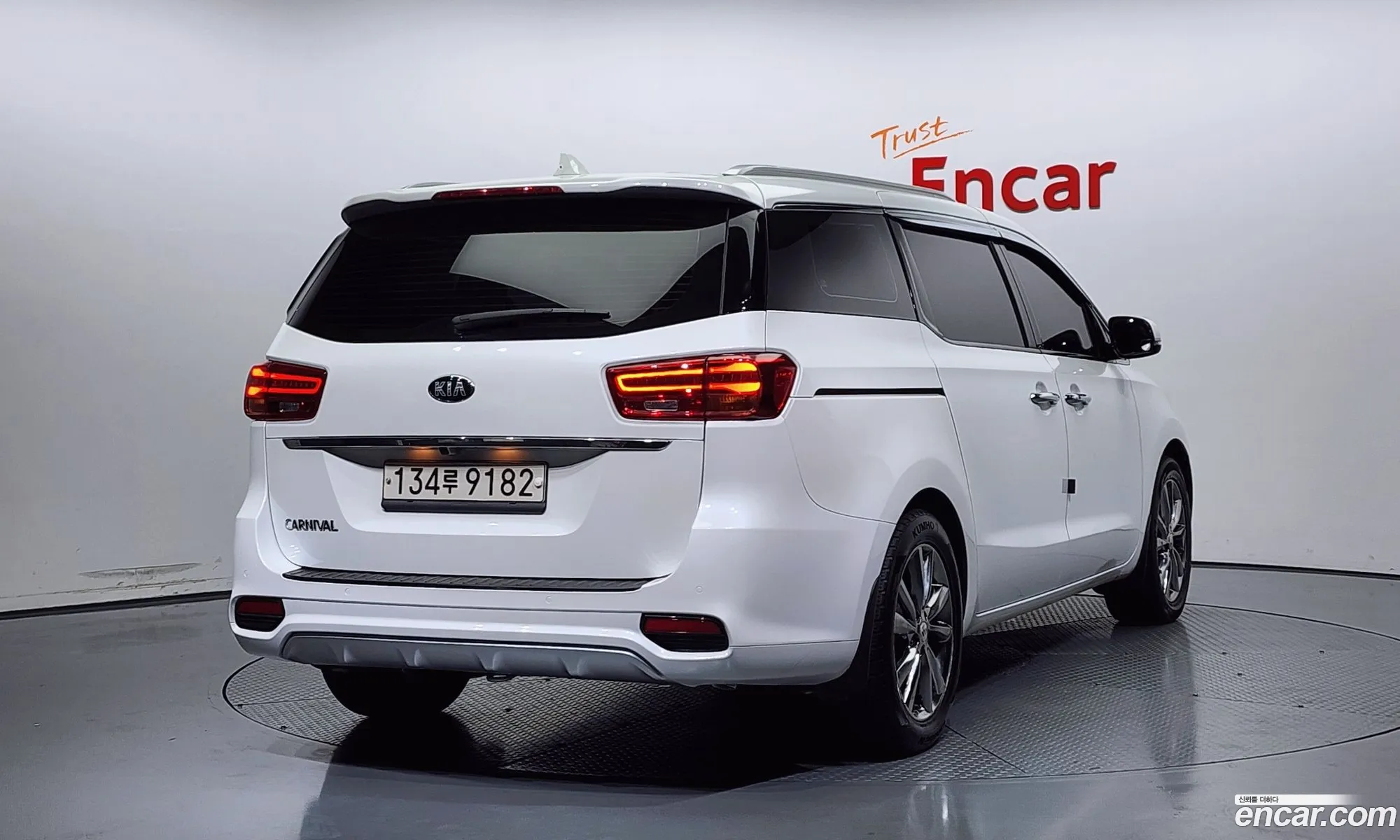 Kia The New Carnival 9-Seater Prestige - фотография 1420343