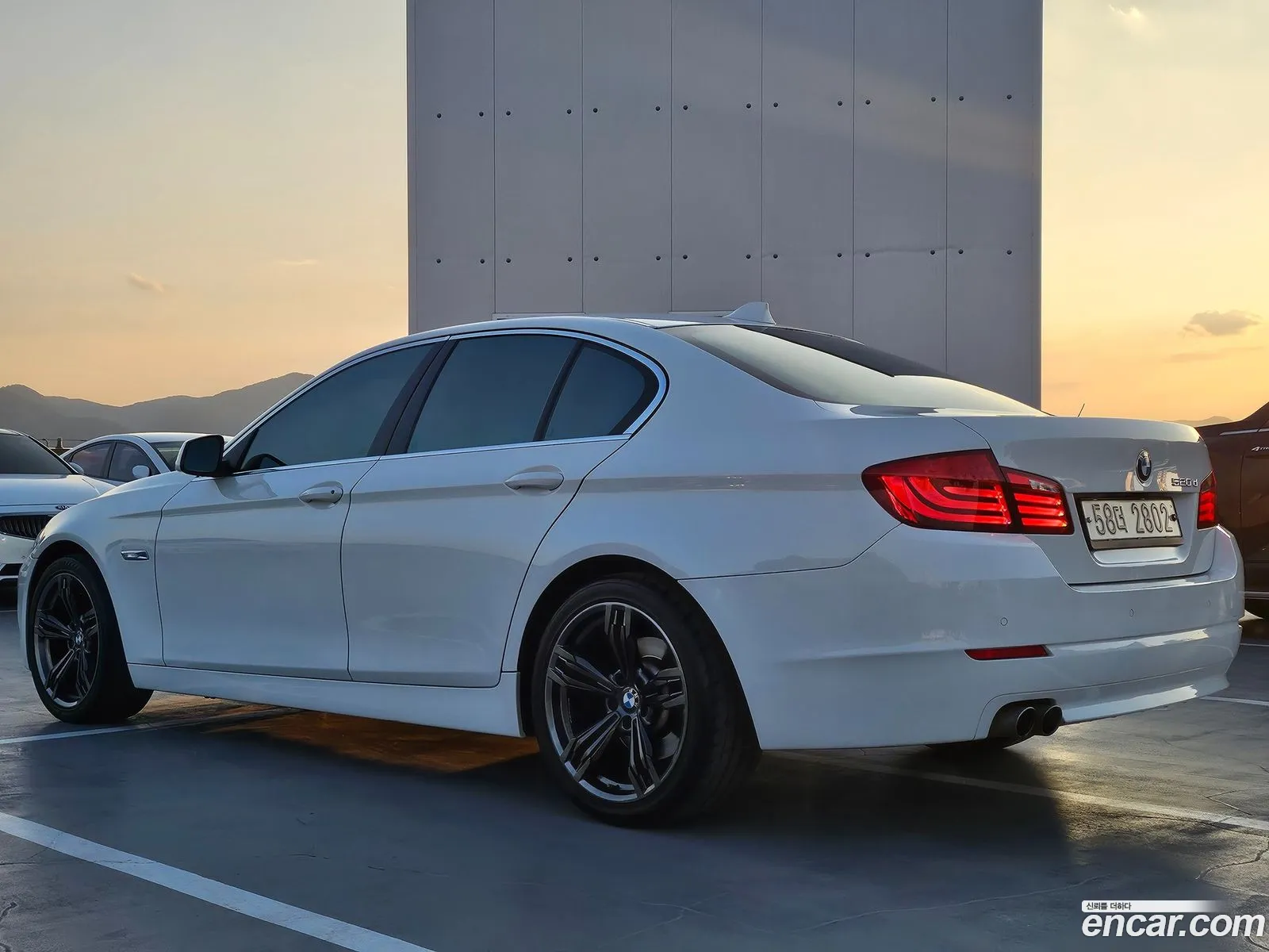 BMW 5 Series F10 520D - фотография 15255034