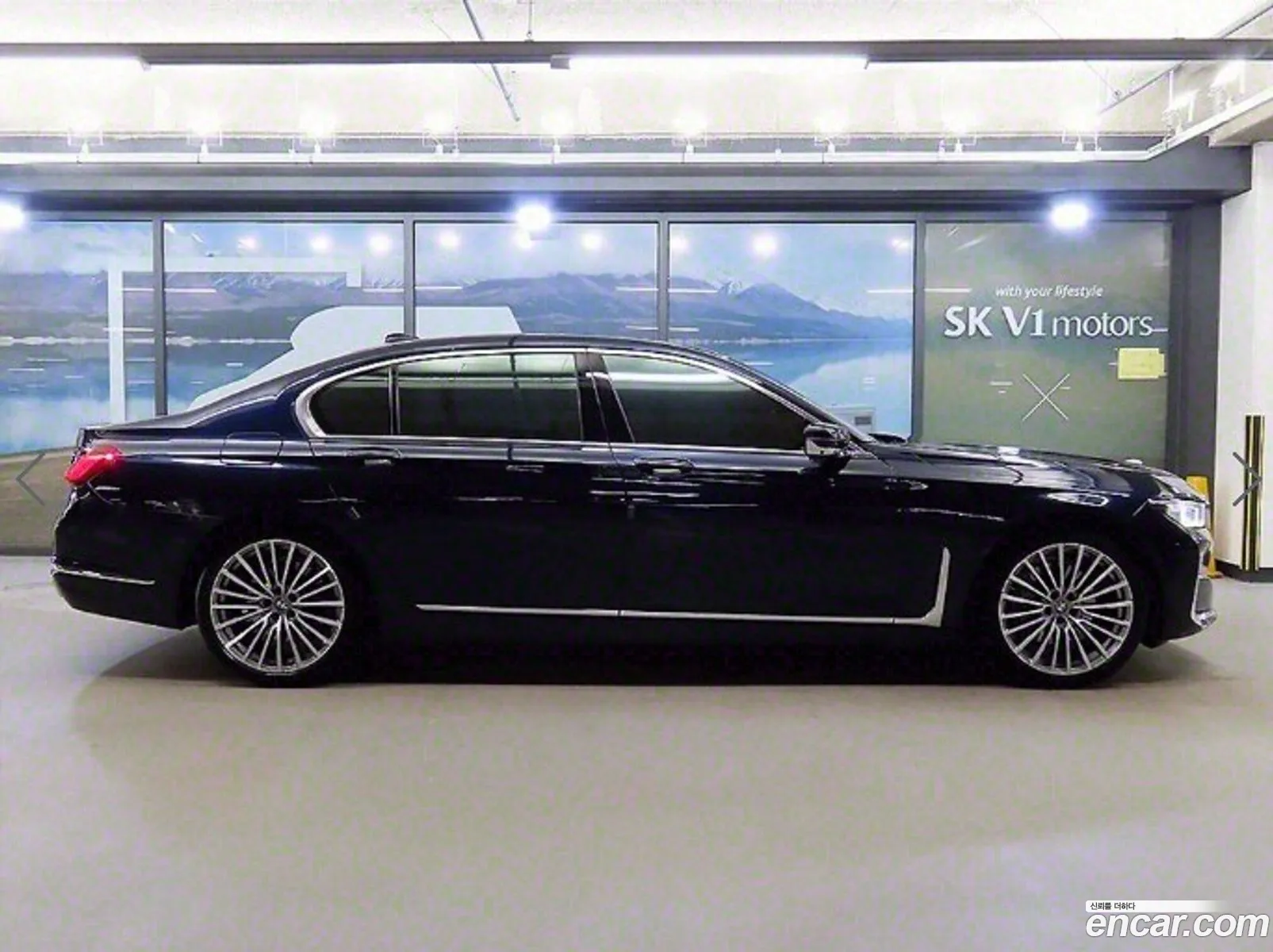 BMW 7 Series G11 740Li xDrive Design Pure Excellence - фотография 15246997