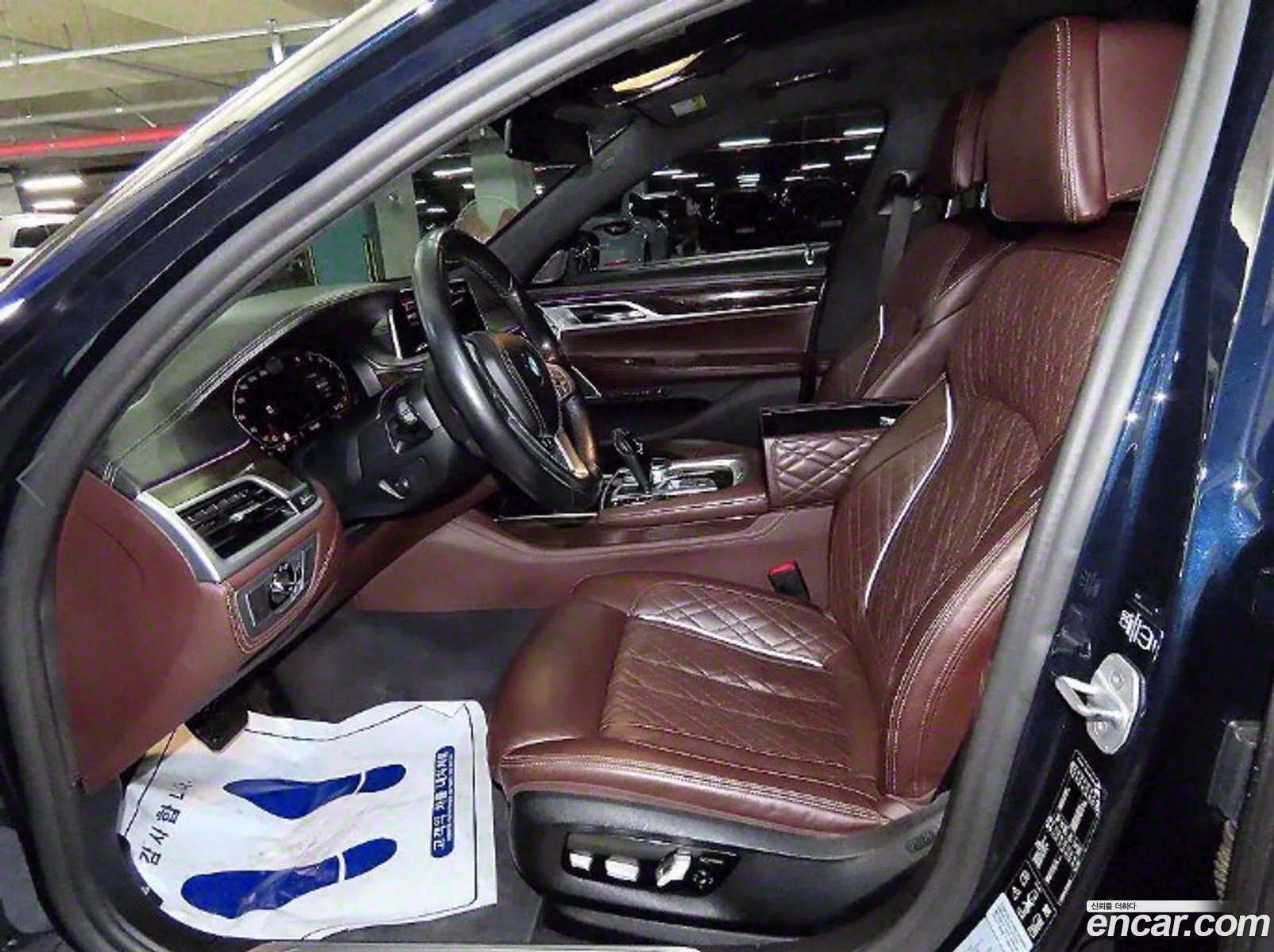 BMW 7 Series G11 740Li xDrive Design Pure Excellence - фотография 15247000