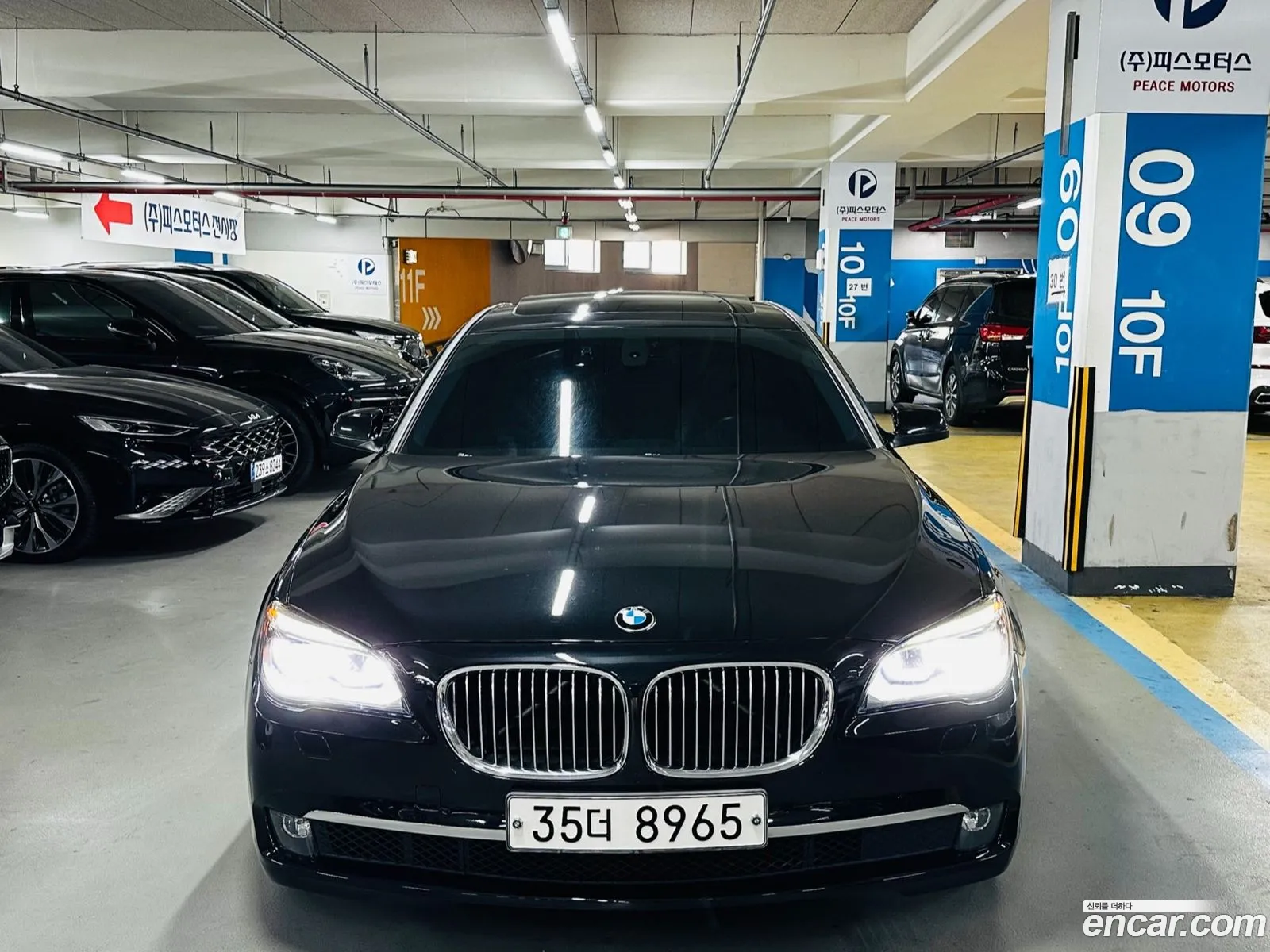 BMW 7 Series F01 740Li - фотография 15243700