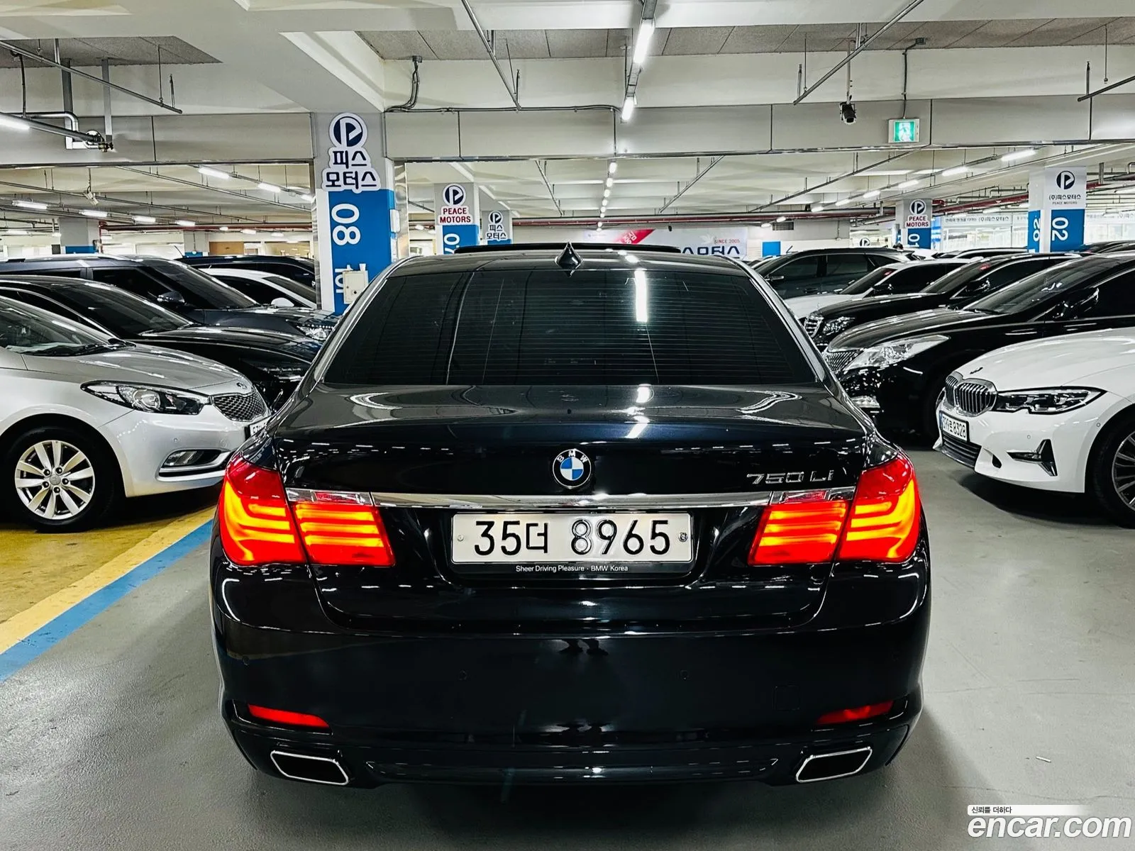 BMW 7 Series F01 740Li - фотография 15243703
