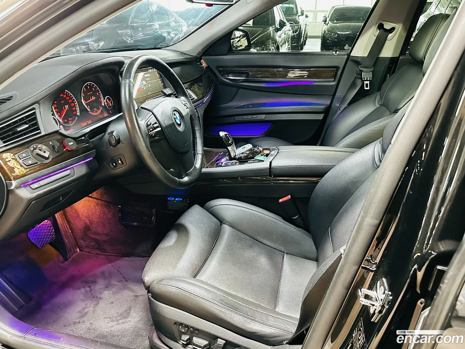 BMW 7 Series F01 740Li - фотография 15243705