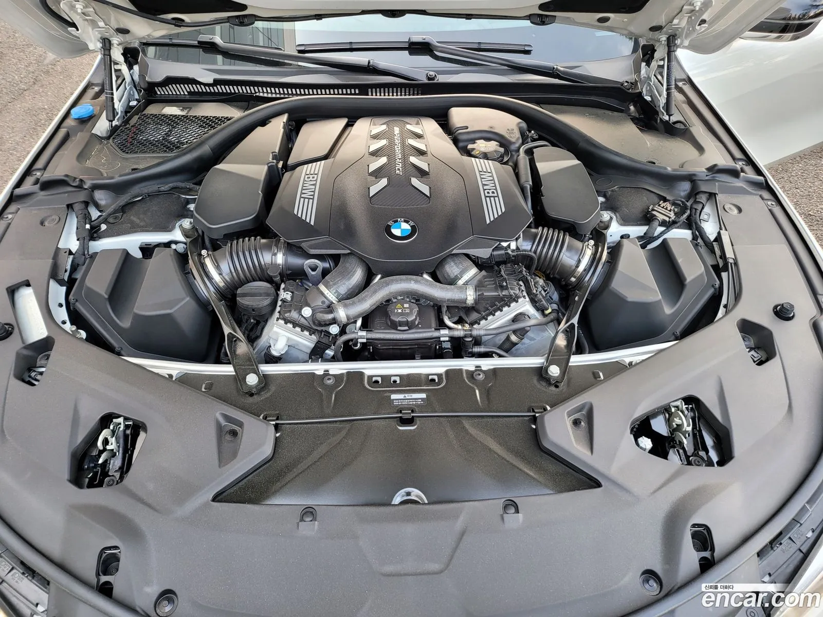 BMW 8 Series G15 M850I ​​xDrive Gran Coupe - фотография 15243717
