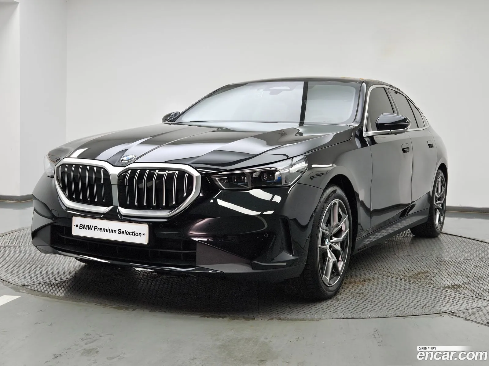 BMW 5 Series G60 520I - фотография 15243664