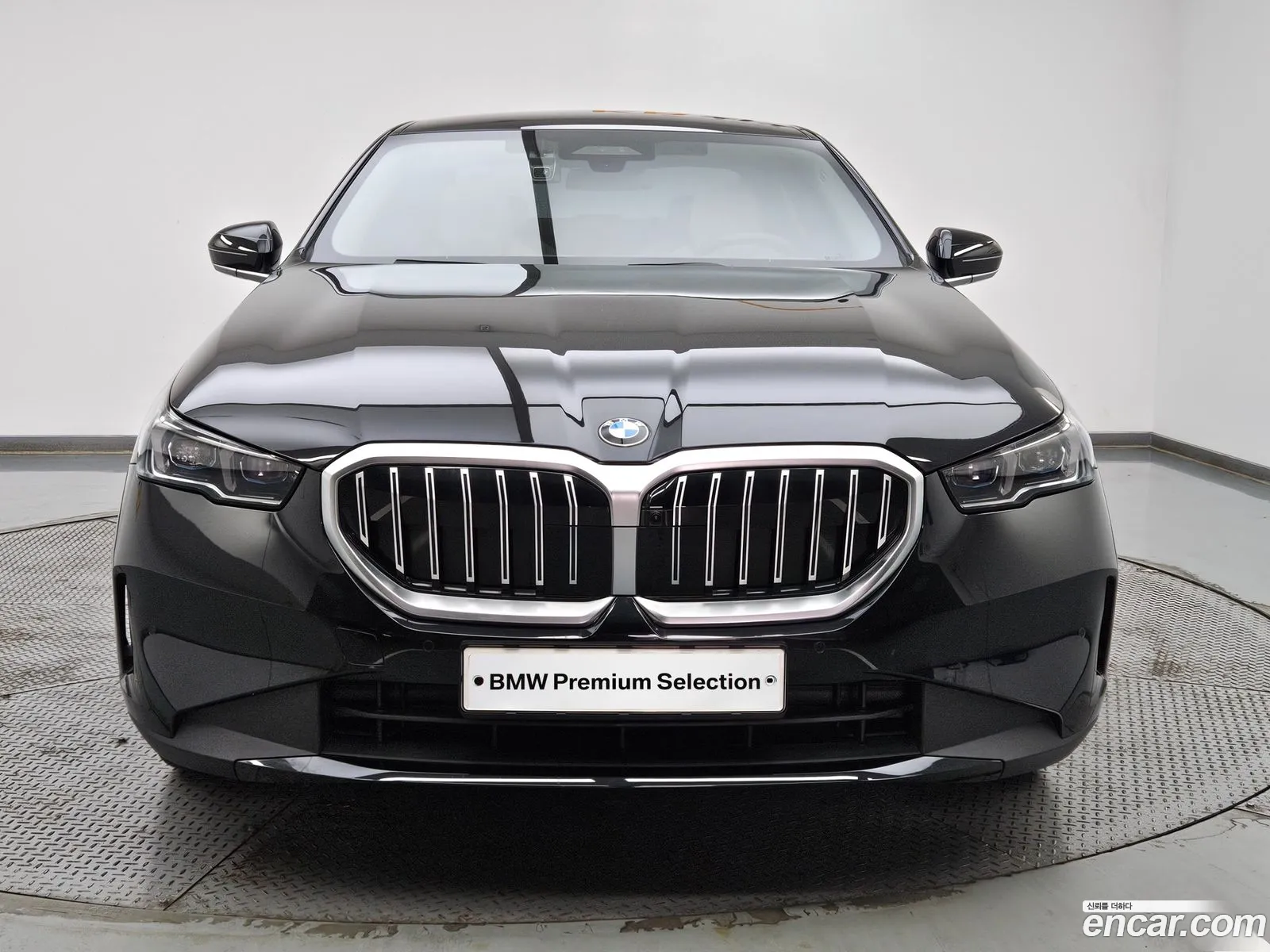BMW 5 Series G60 520I - фотография 15243666