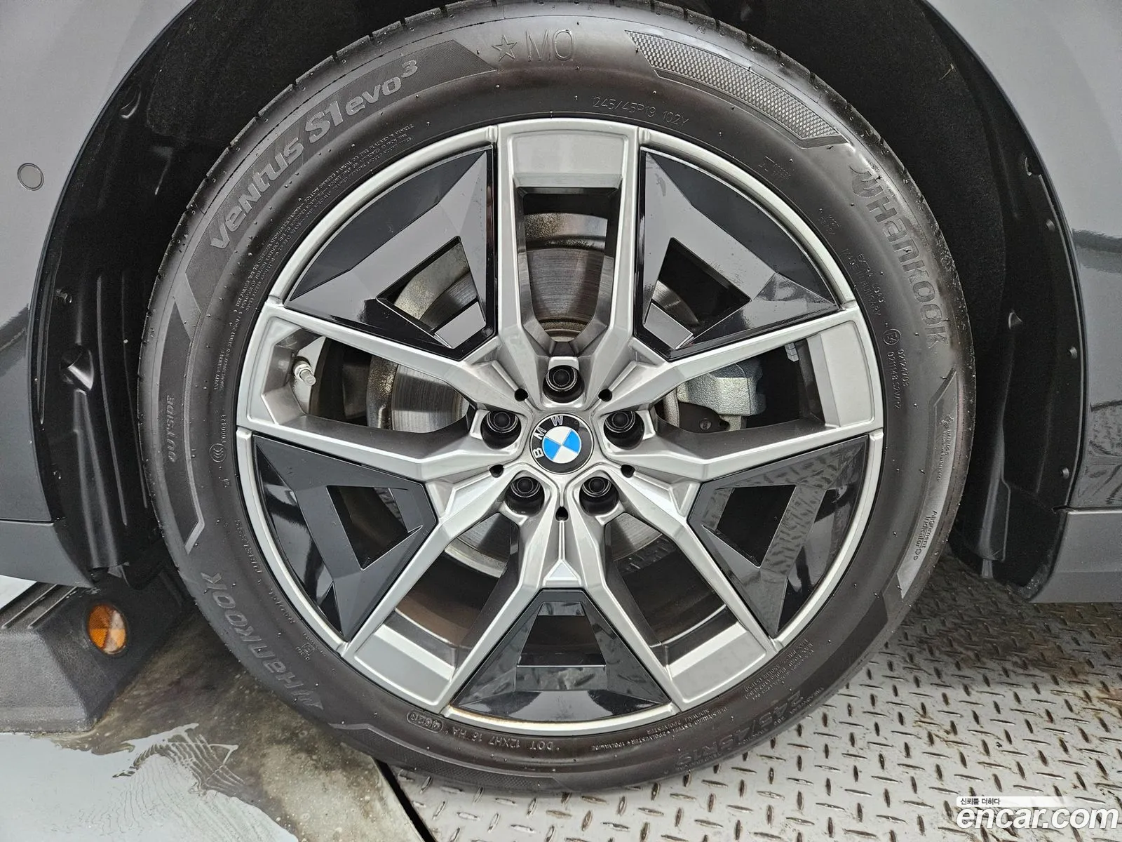 BMW 5 Series G60 520I - фотография 15243668