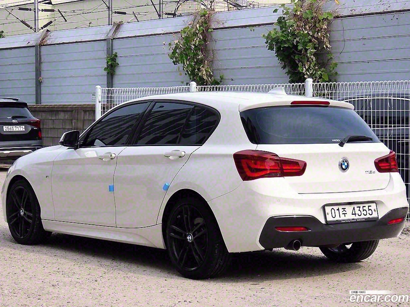 BMW 1 Series F20 118D M Sports Shadow 5-Door - фотография 14411236