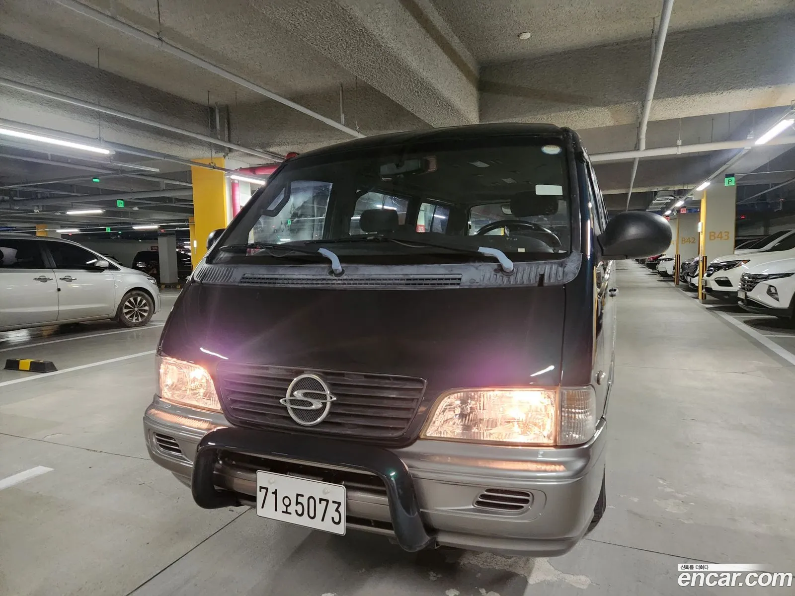 Kg Mobility Ssangyong Istana 12-Seater Super Prime - фотография 8235340