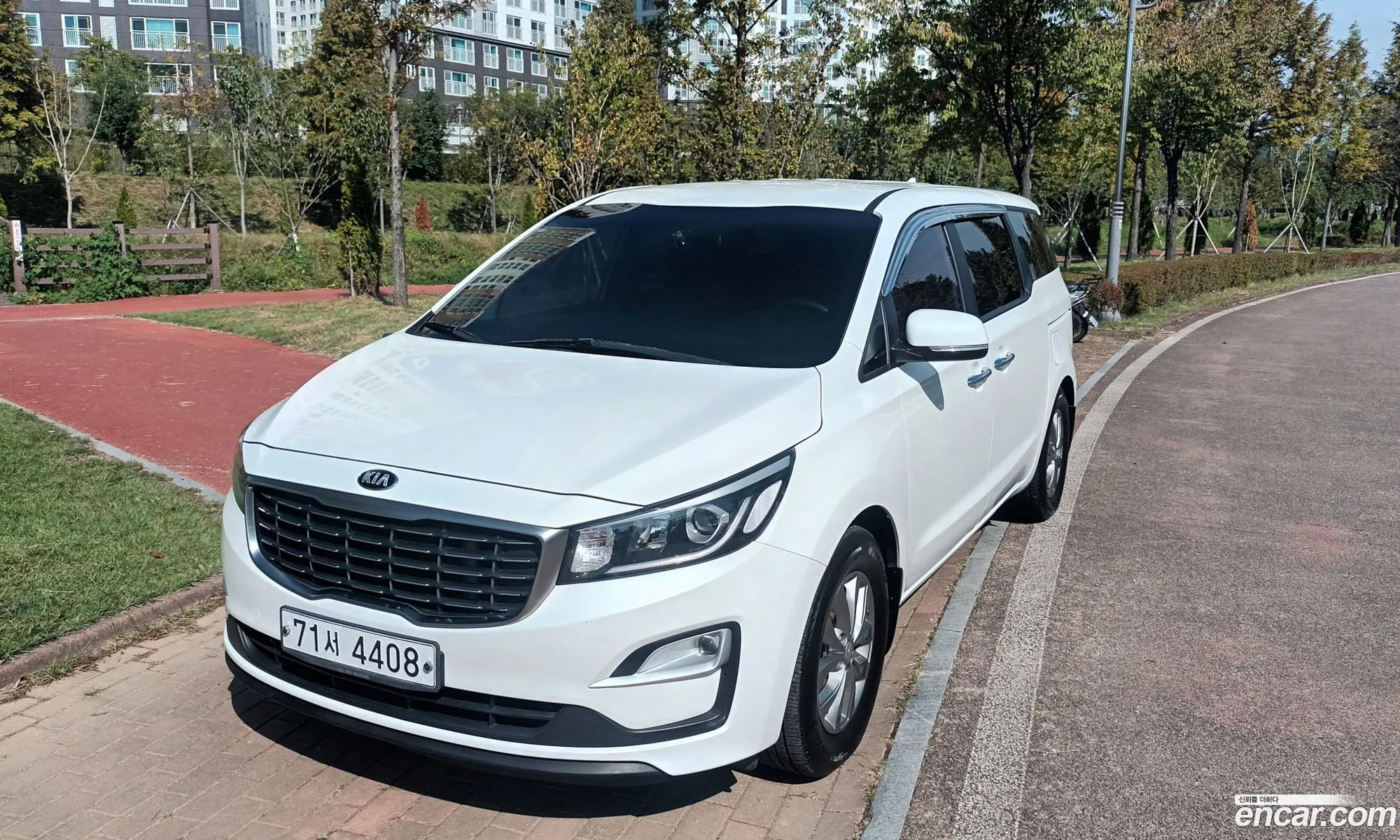 Kia The New Carnival 11-Seater Deluxe - фотография 1510922