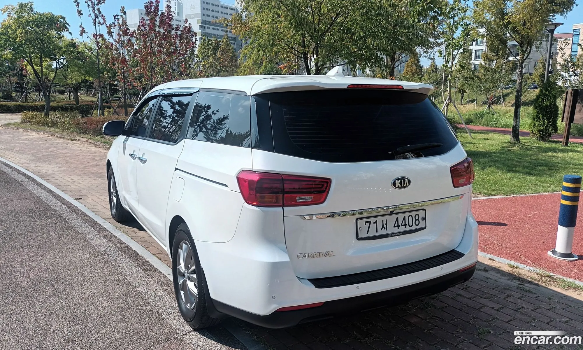 Kia The New Carnival 11-Seater Deluxe - фотография 1510925