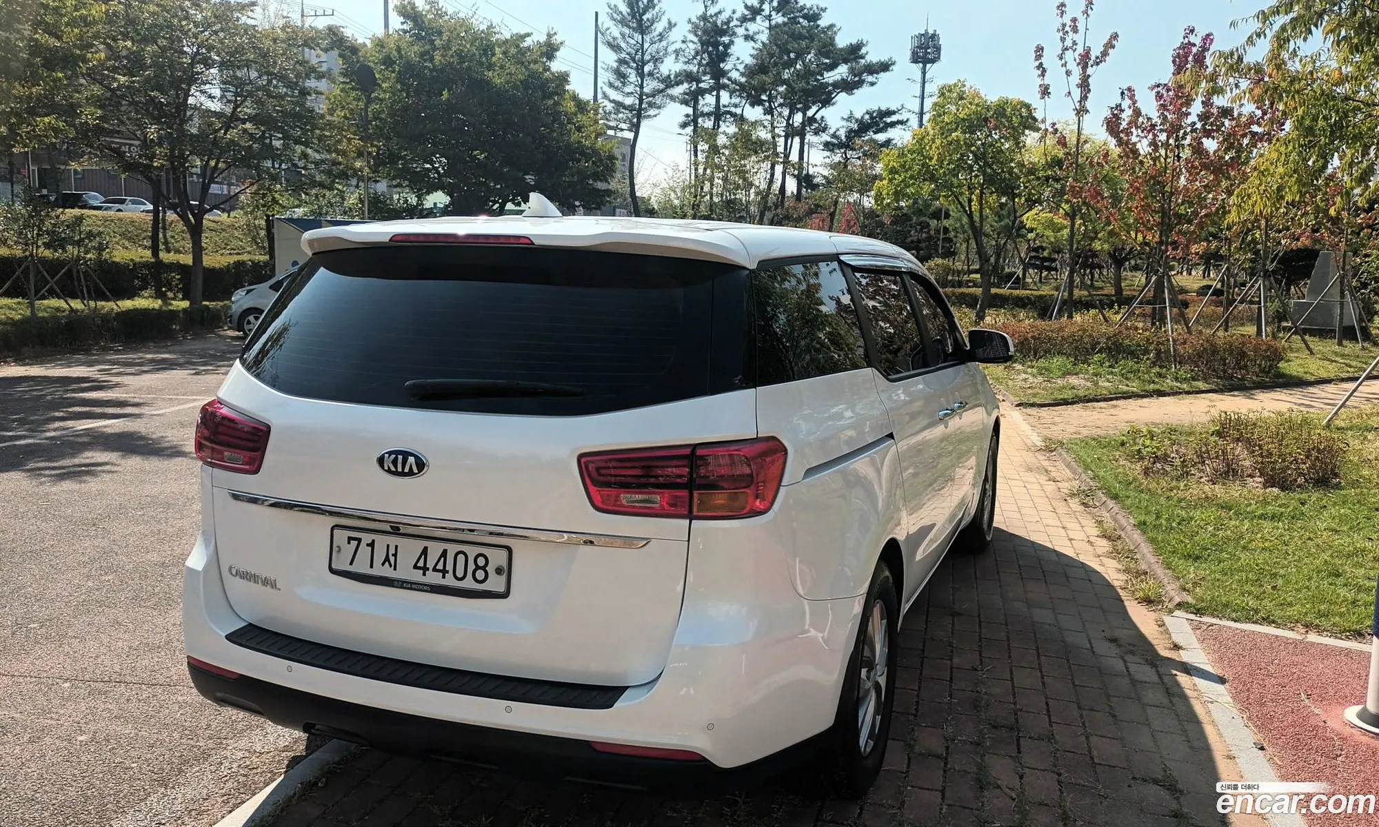 Kia The New Carnival 11-Seater Deluxe - фотография 1510927