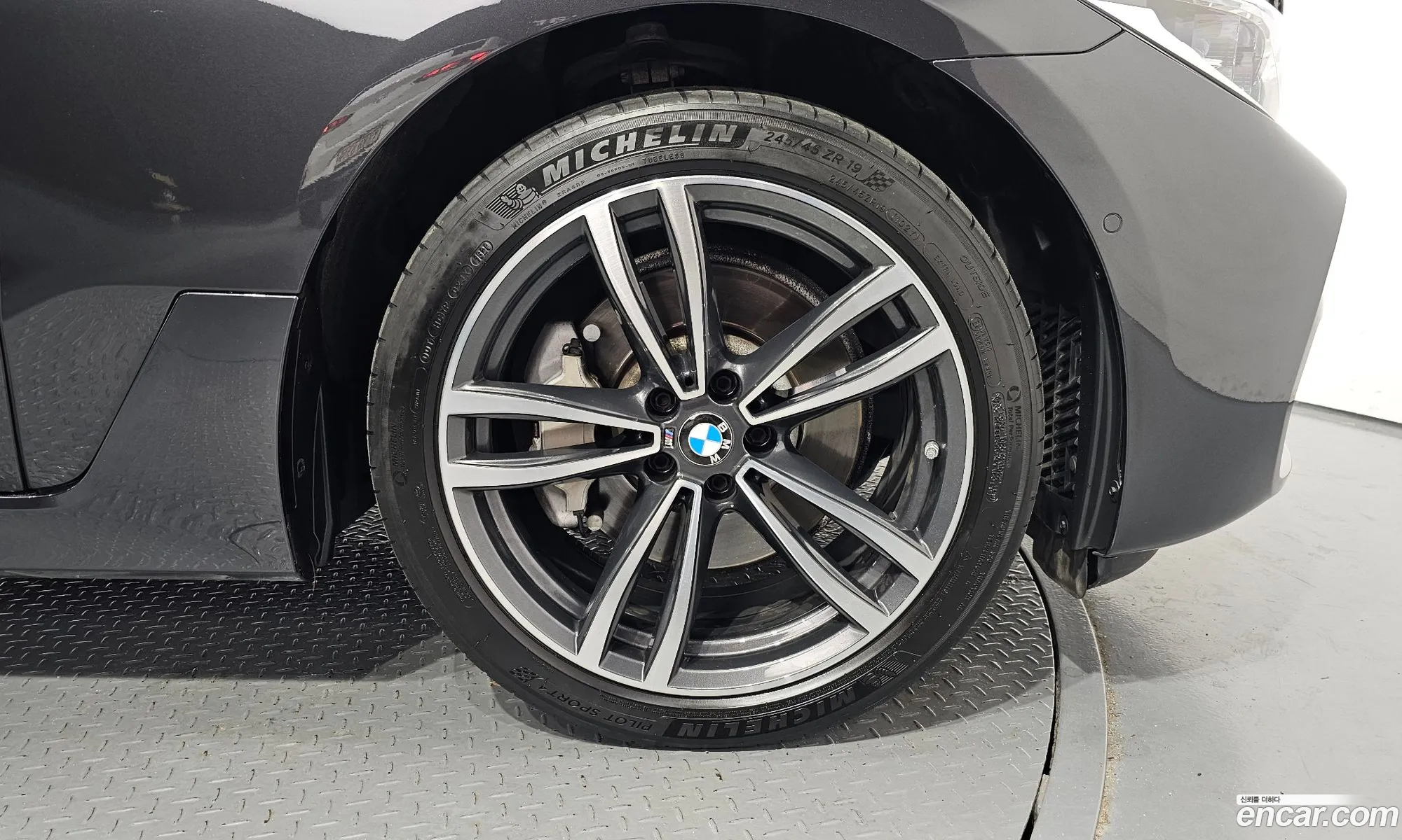 BMW 6 Series Gt G32 630D xDrive Luxury - фотография 15780312