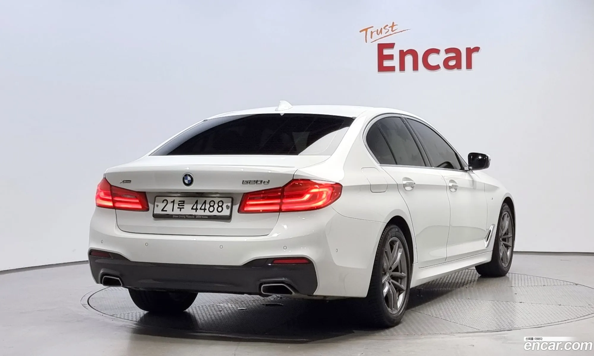 BMW 5 Series G30 520D xDrive M Sports - фотография 14723604