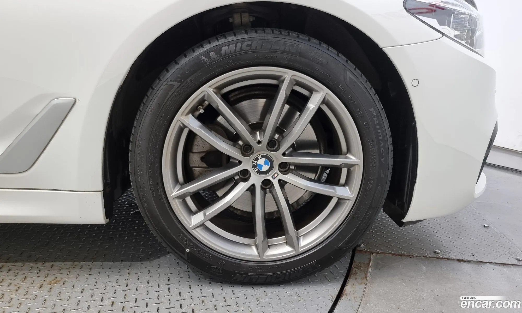 BMW 5 Series G30 520D xDrive M Sports - фотография 14723607
