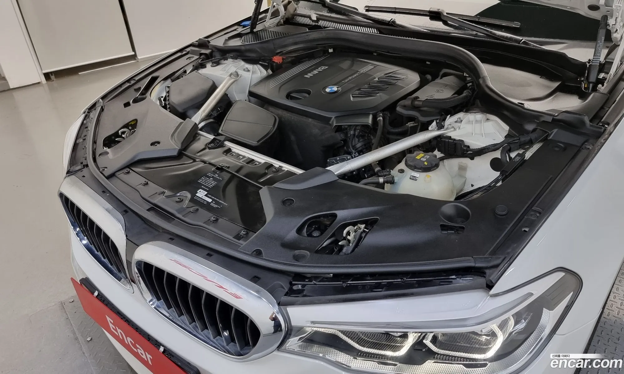 BMW 5 Series G30 520D xDrive M Sports - фотография 14723608