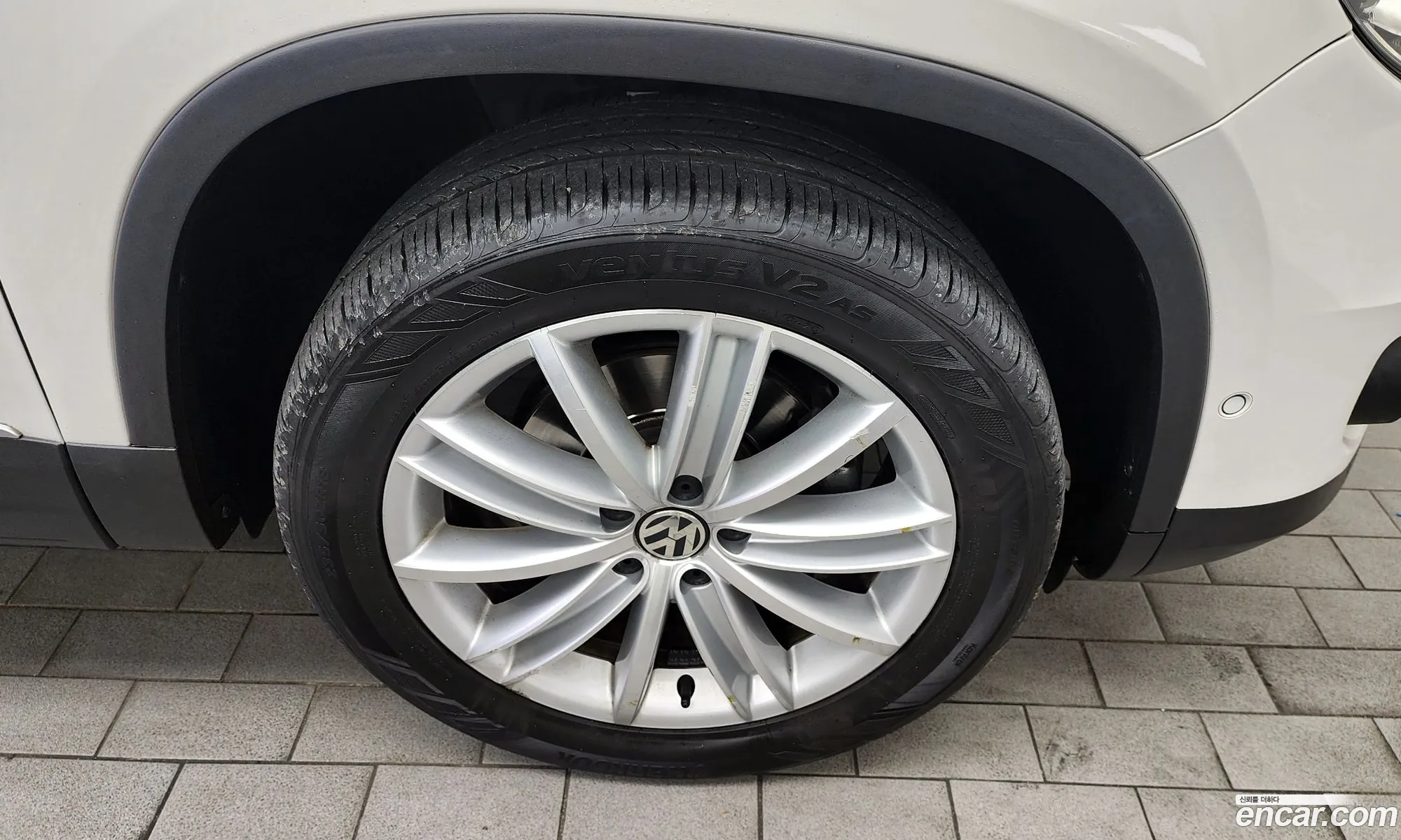 Volkswagen New Tiguan 20 Tdi Premium 5N - фотография 12091163