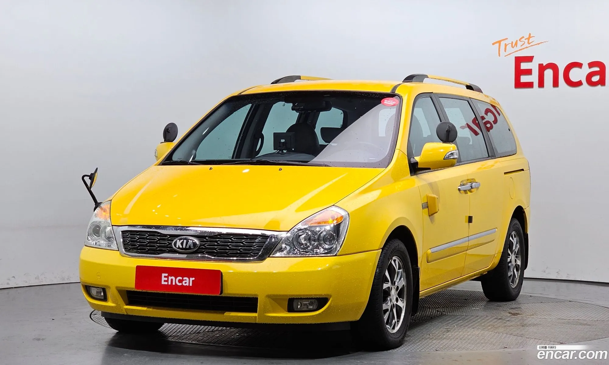 Kia Carnival R Child Protection Car - фотография 16941381