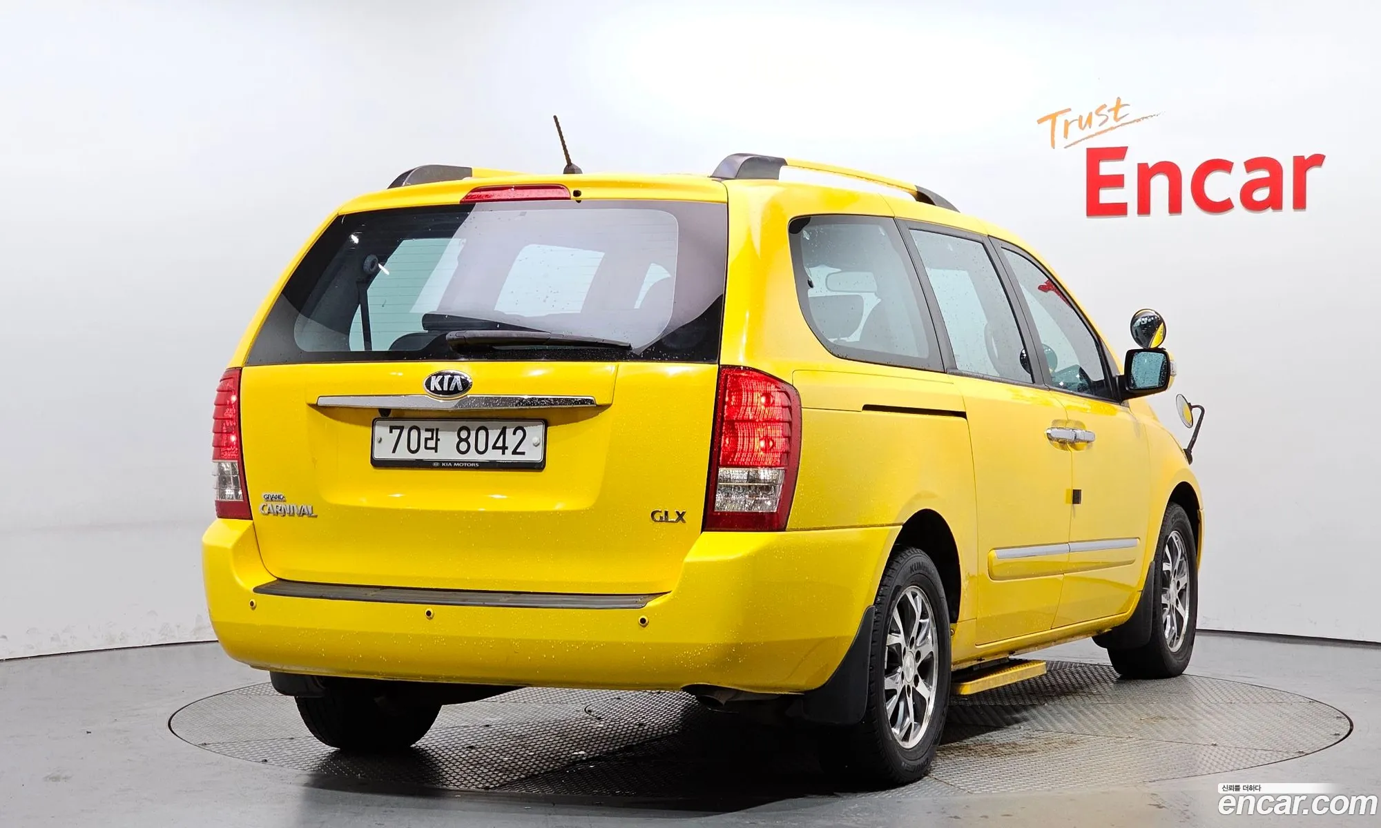 Kia Carnival R Child Protection Car - фотография 16941382