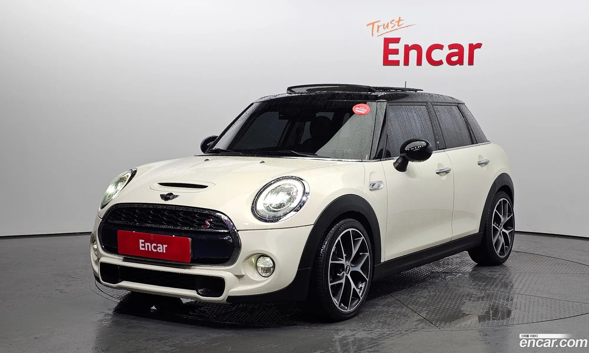 Mini Cooper 5Door Standard 2015 - фотография 310412