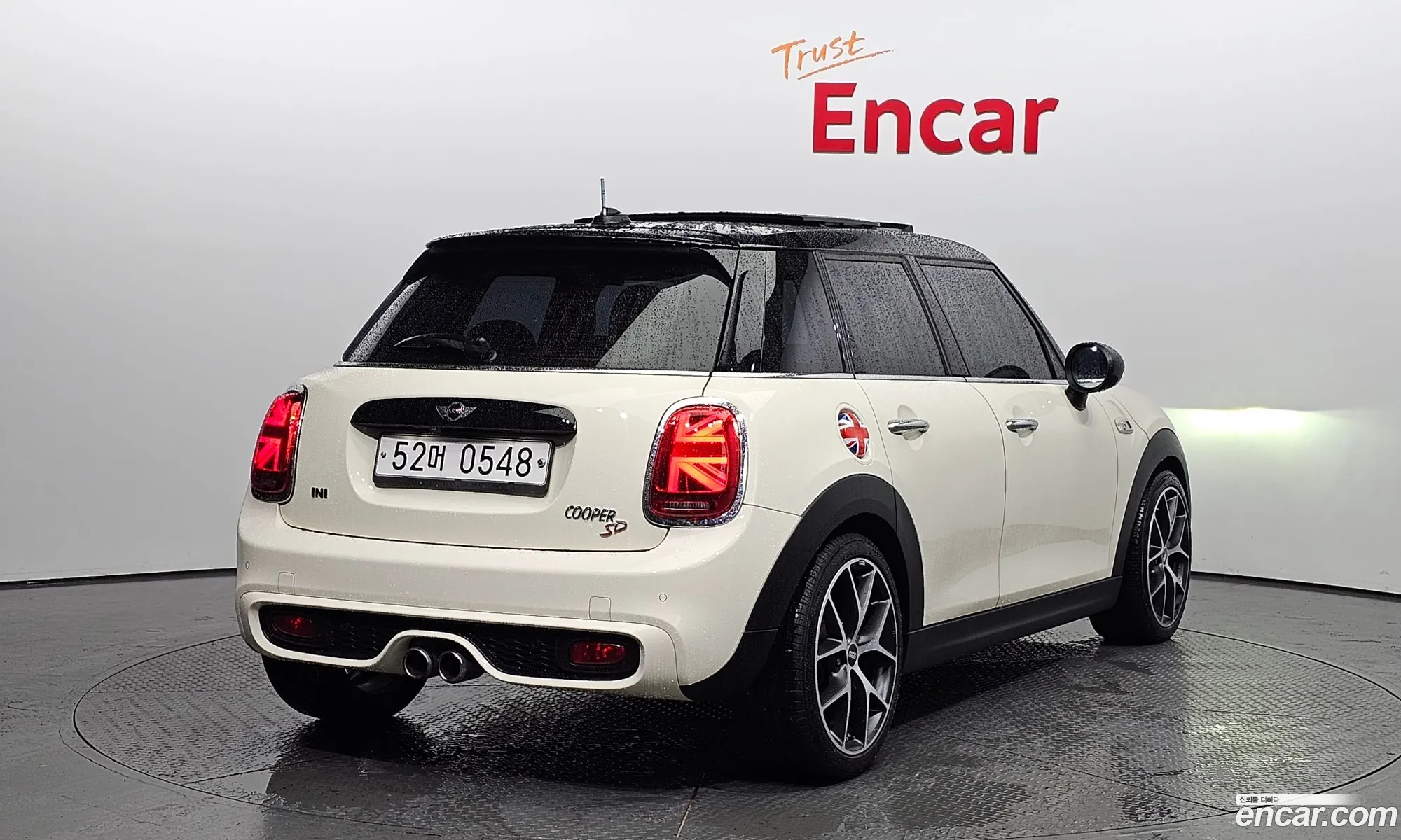 Mini Cooper 5Door Standard 2015 - фотография 310413