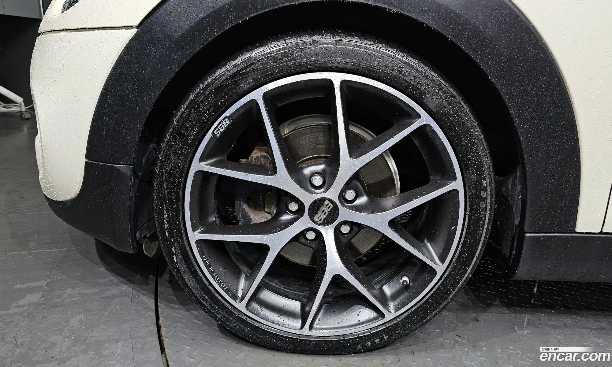 Mini Cooper 5Door Standard 2015 - фотография 310416