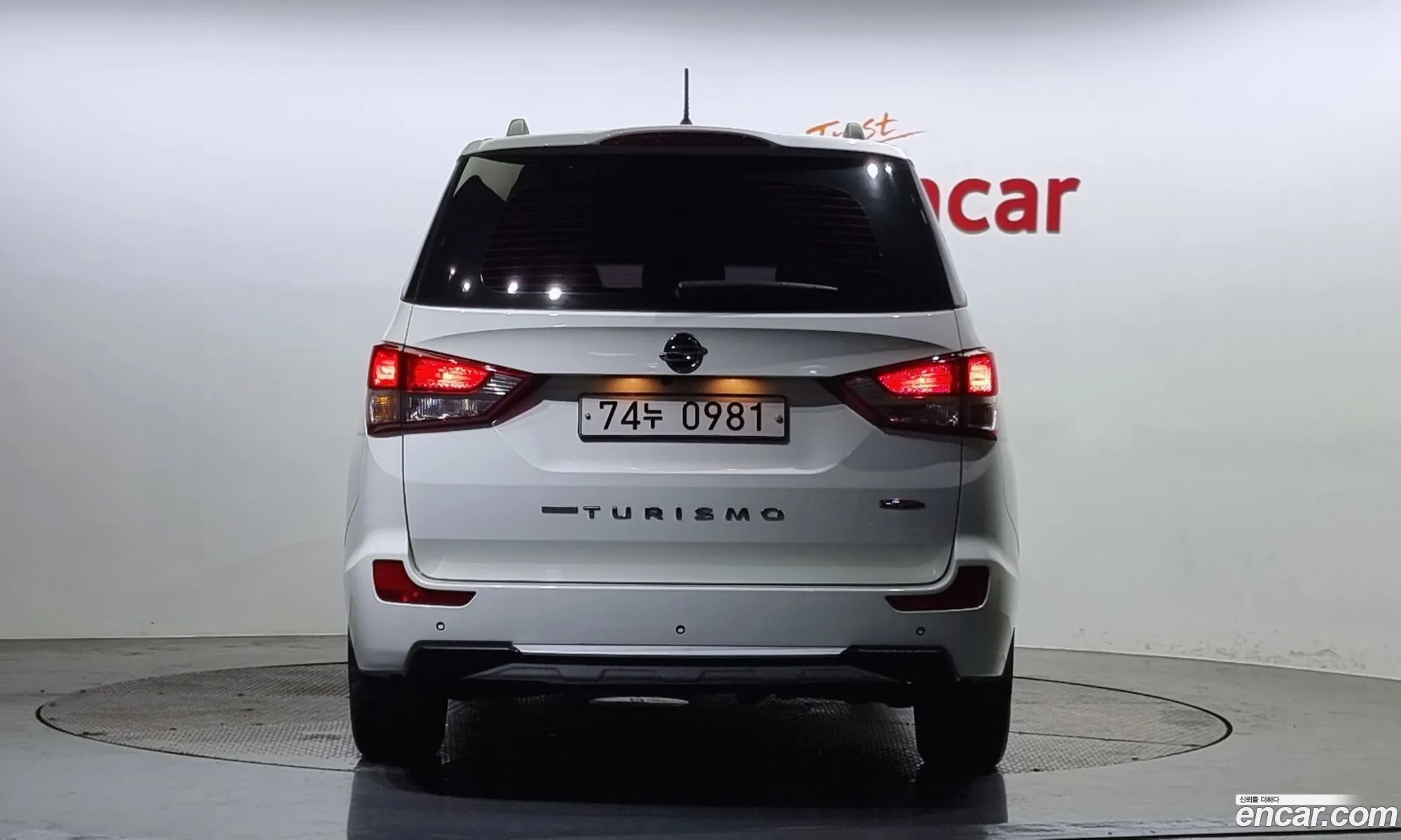 Korando Turismo 4Wd Tx 11-Seater - фотография 7550243