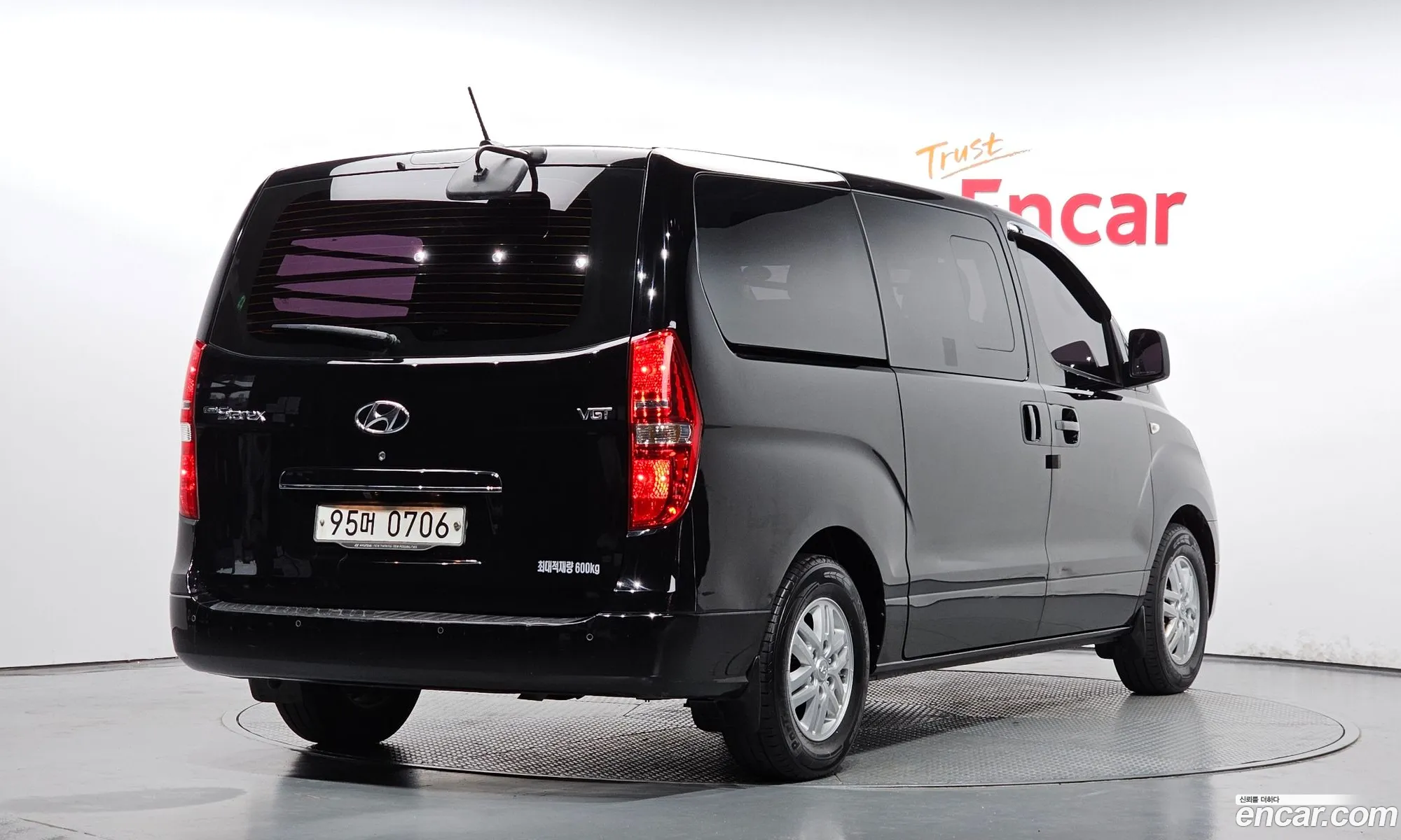 Hyundai Grand Starex 5-Seater Van Modern - фотография 12529498