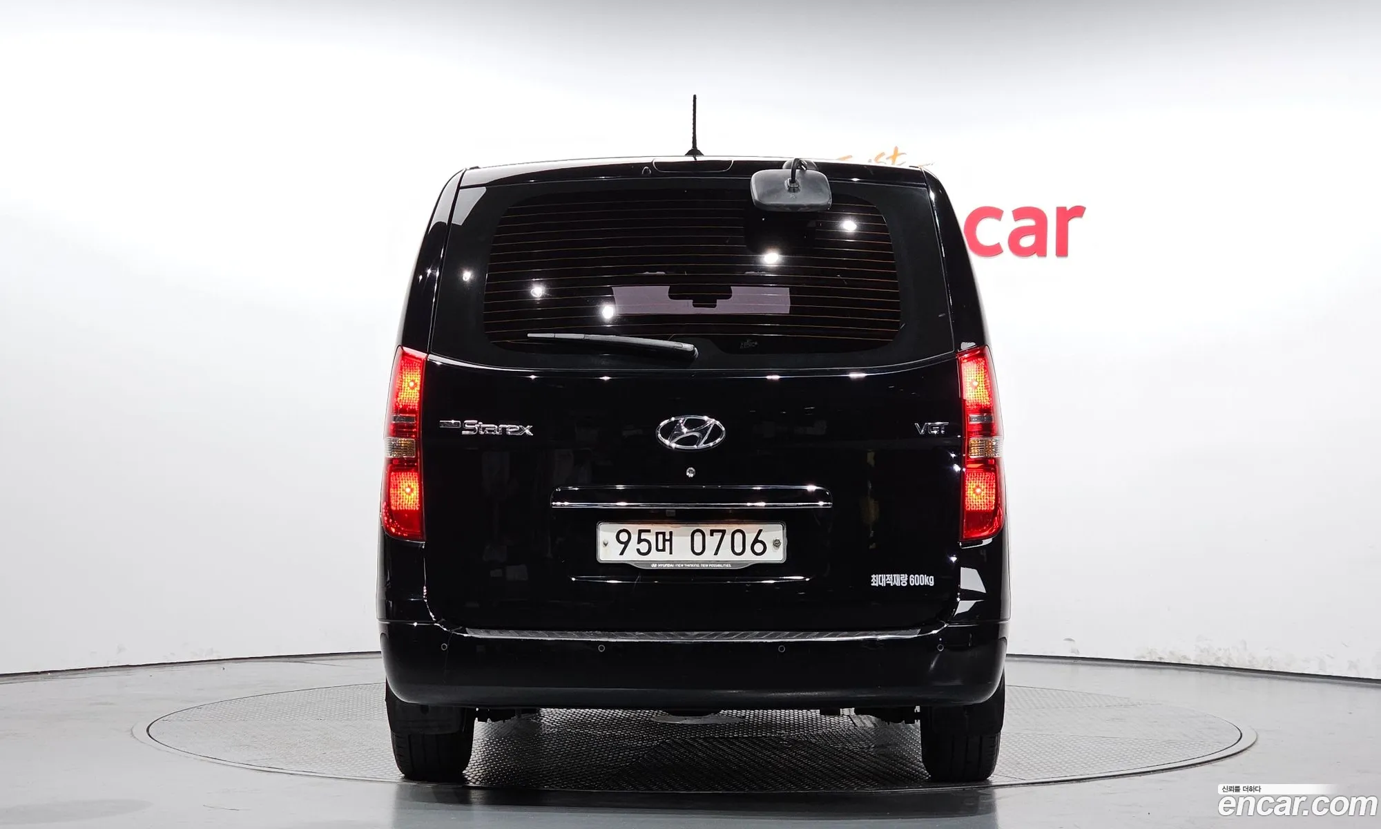 Hyundai Grand Starex 5-Seater Van Modern - фотография 12529500