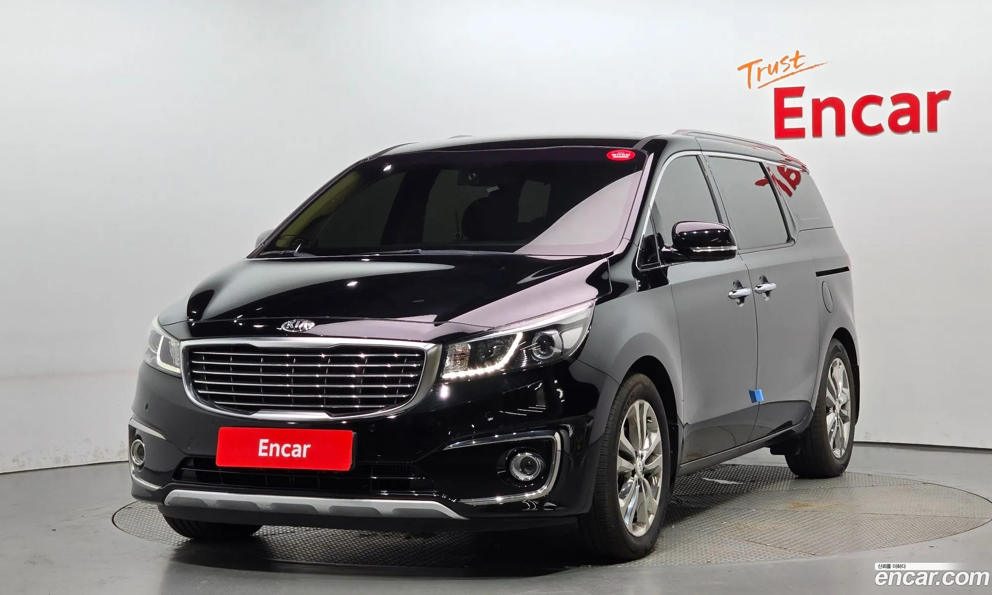 Kia Carnival 9-Seater Prestige 2017 - фотография 1579981