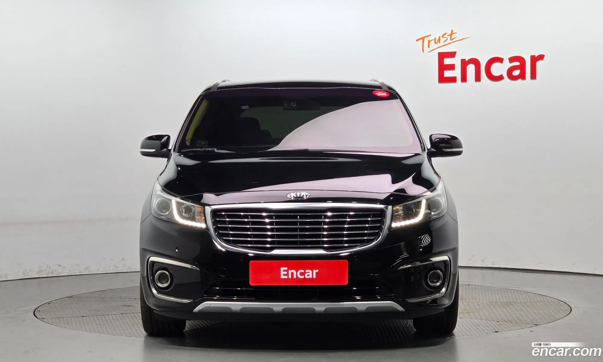 Kia Carnival 9-Seater Prestige 2017 - фотография 1579983