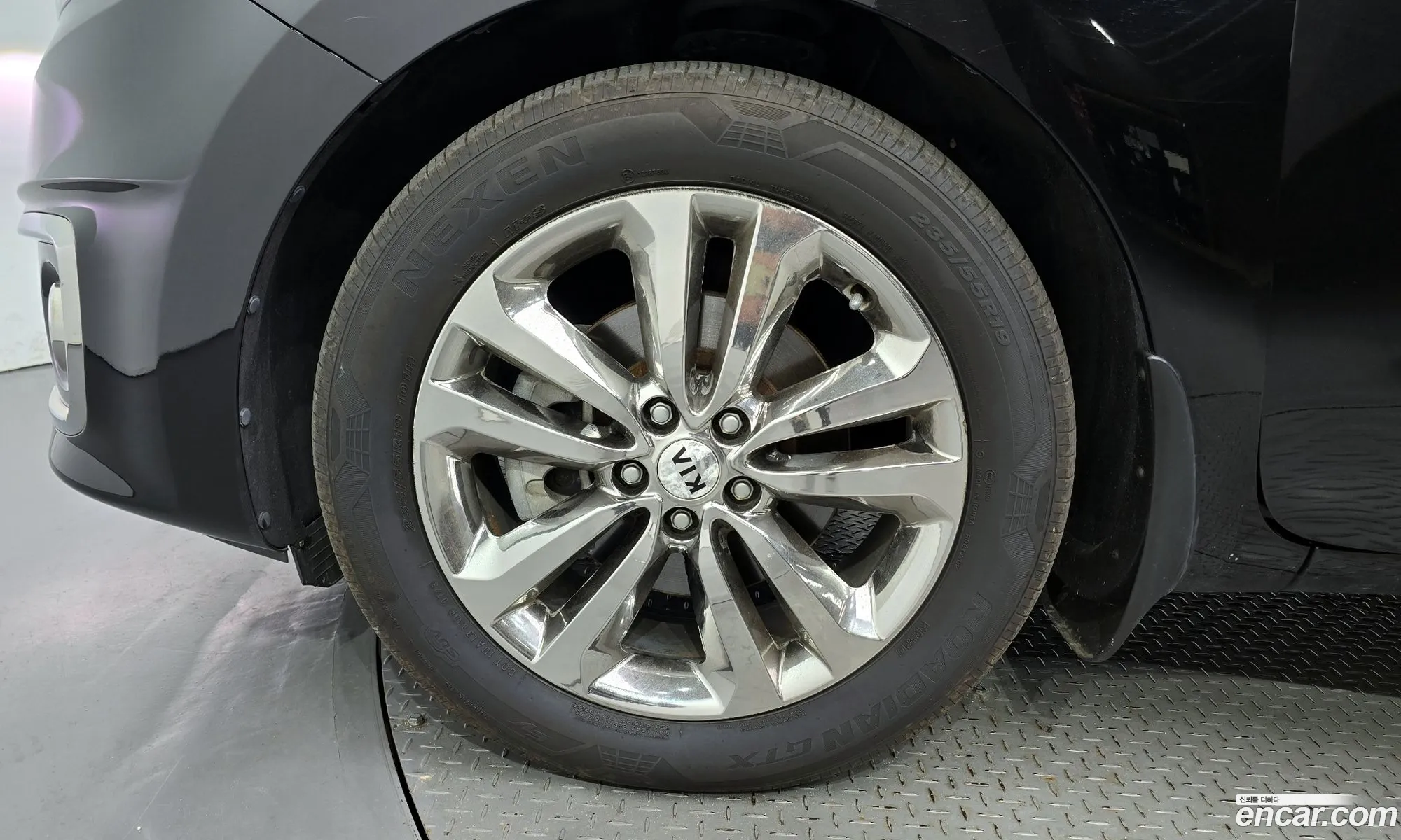 Kia Carnival 9-Seater Prestige 2017 - фотография 1579985
