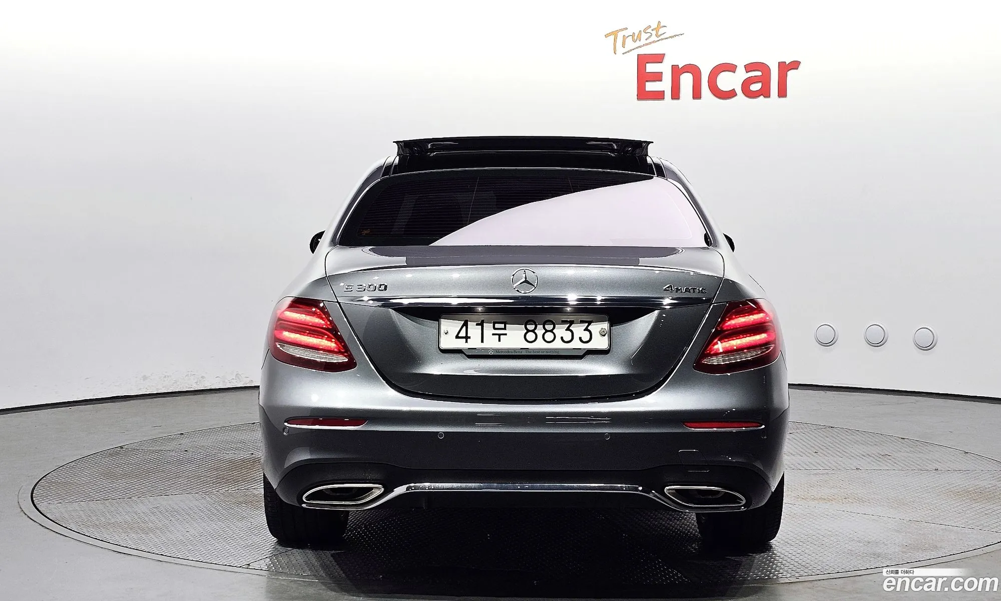 Mercedes E-Class W213 E300 4Matic Avant Garde - фотография 12539543