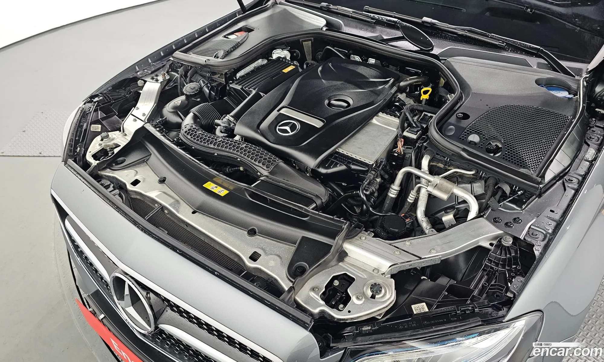 Mercedes E-Class W213 E300 4Matic Avant Garde - фотография 12539545