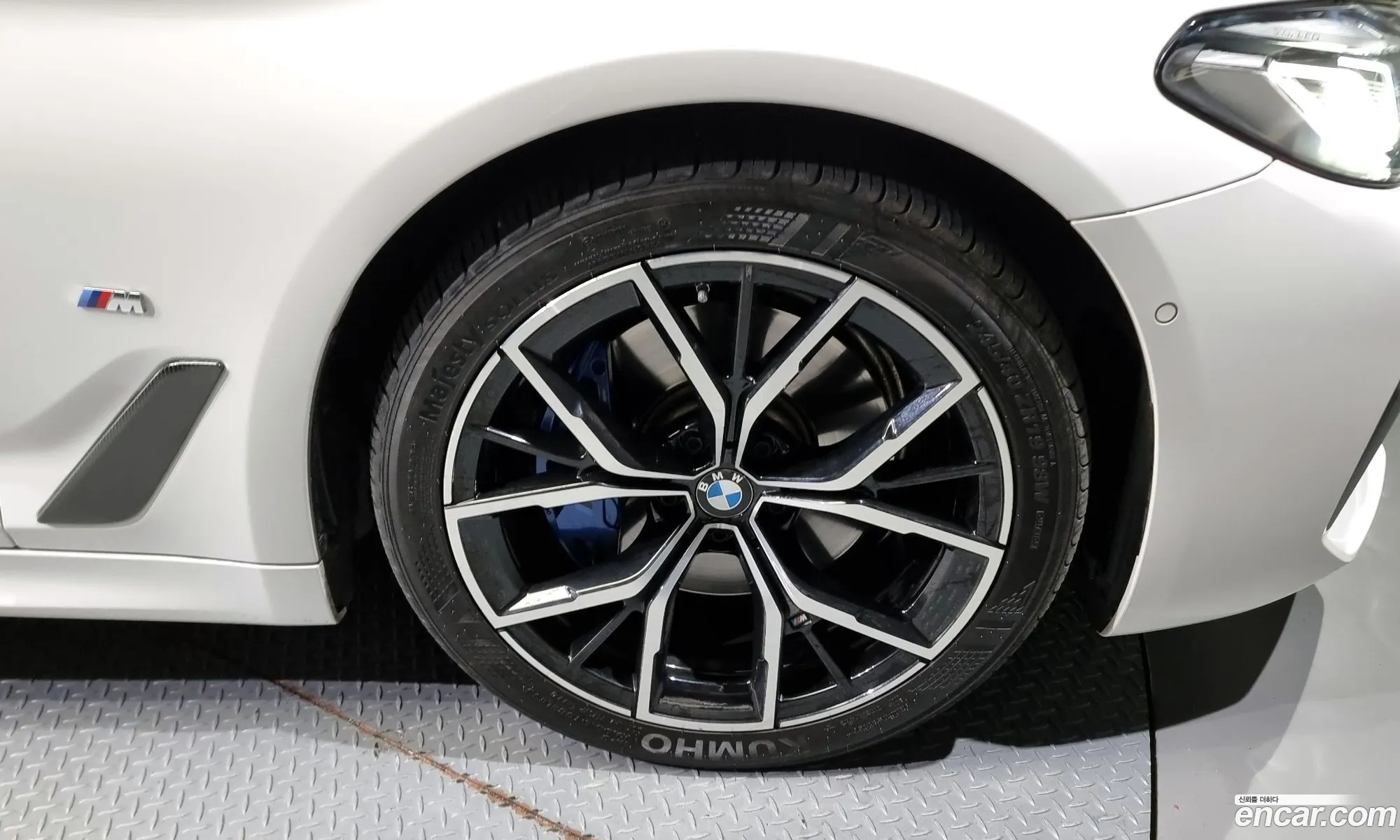 BMW 5 Series G30 530I M Sports - фотография 14308357