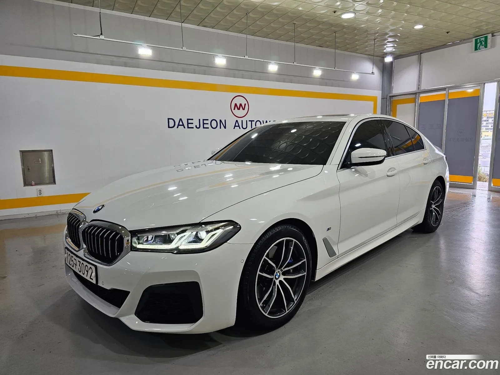 BMW 5 Series G30 520I M Sports - фотография 14529620